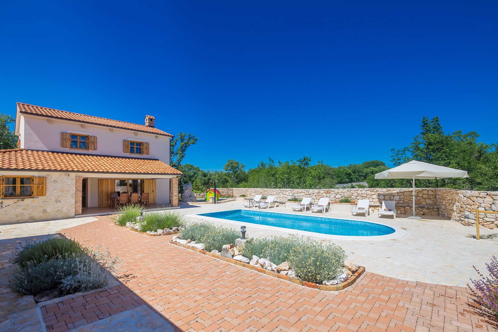 Prekrasna rustikalna kuća za odmor HOJEVICA