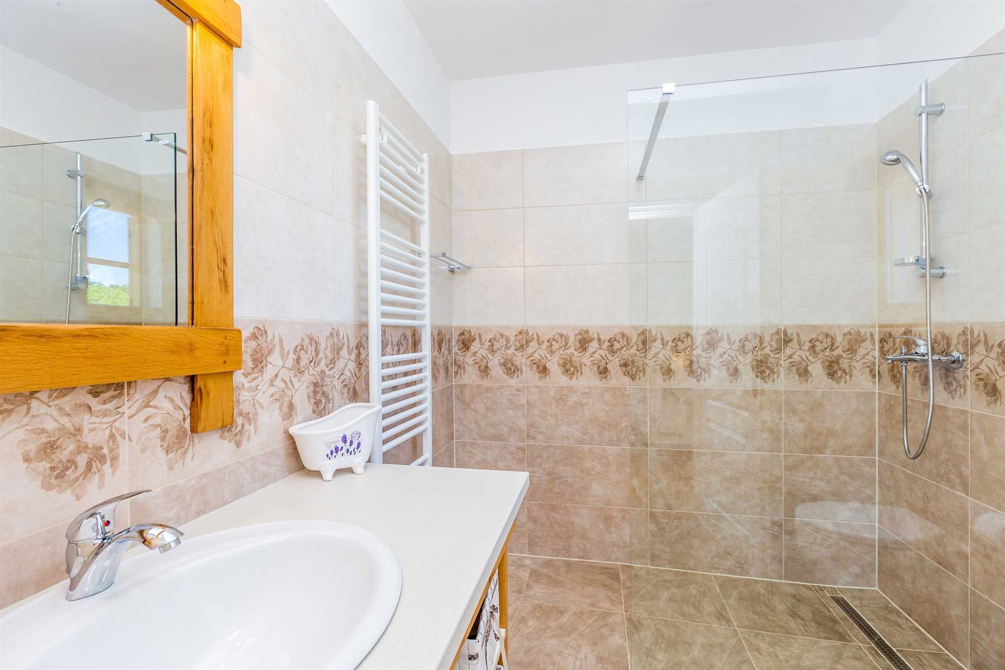 Prekrasna rustikalna kuća za odmor HOJEVICA