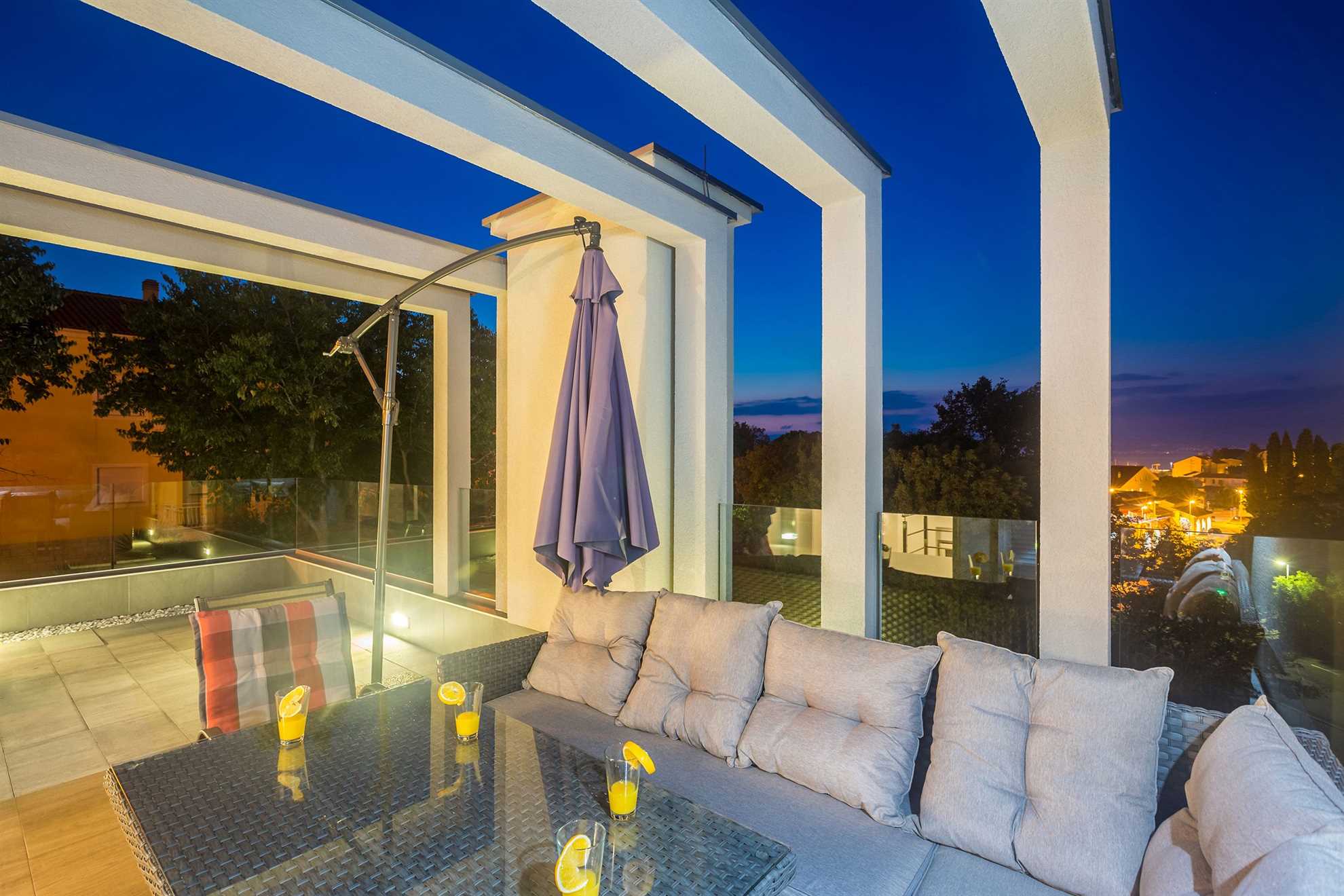 Luxurious villa DRAZINE with heated pool and jacuzzi