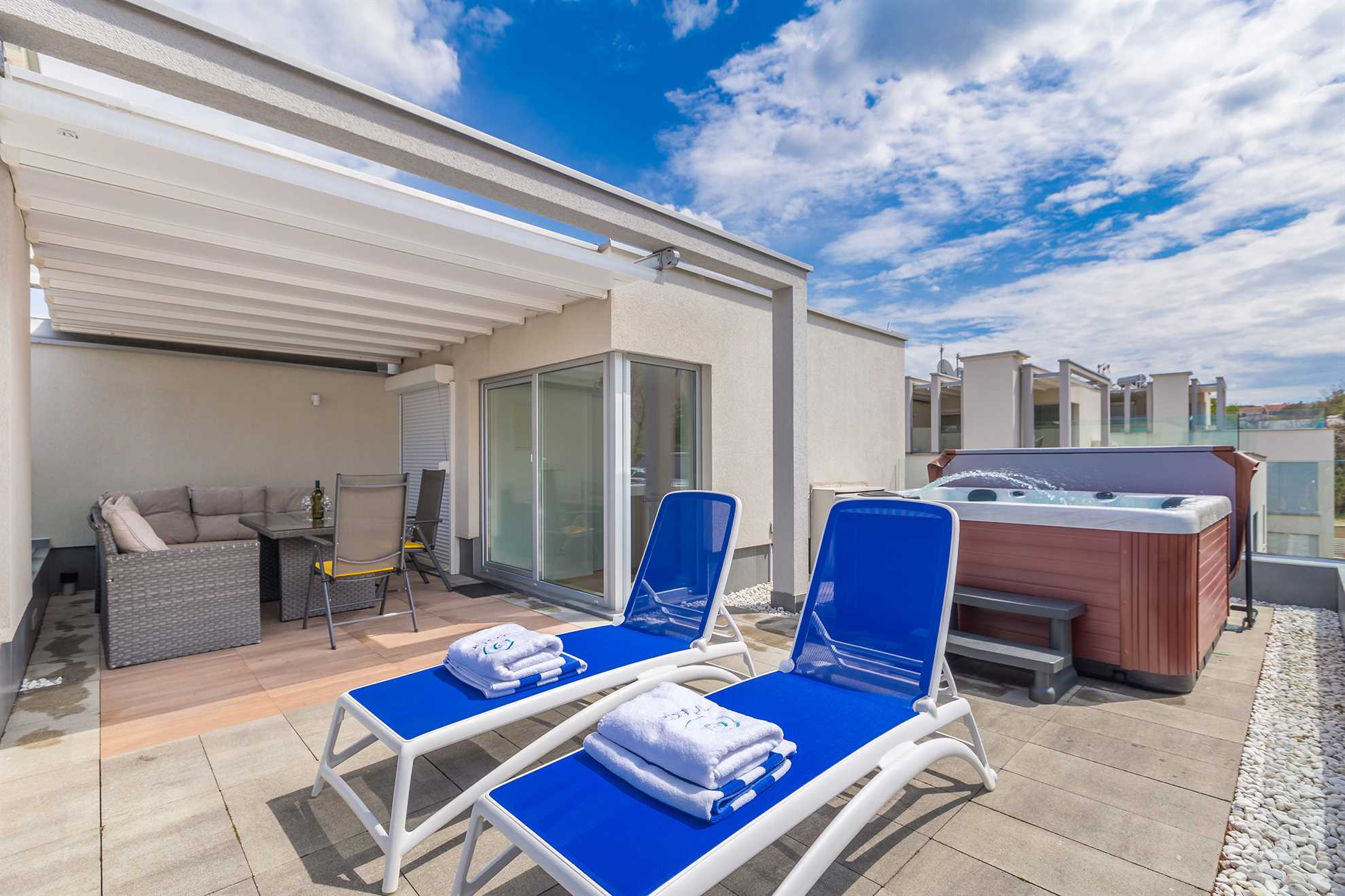 Lussuosa villa DRAZINE con piscina riscaldata e jacuzzi