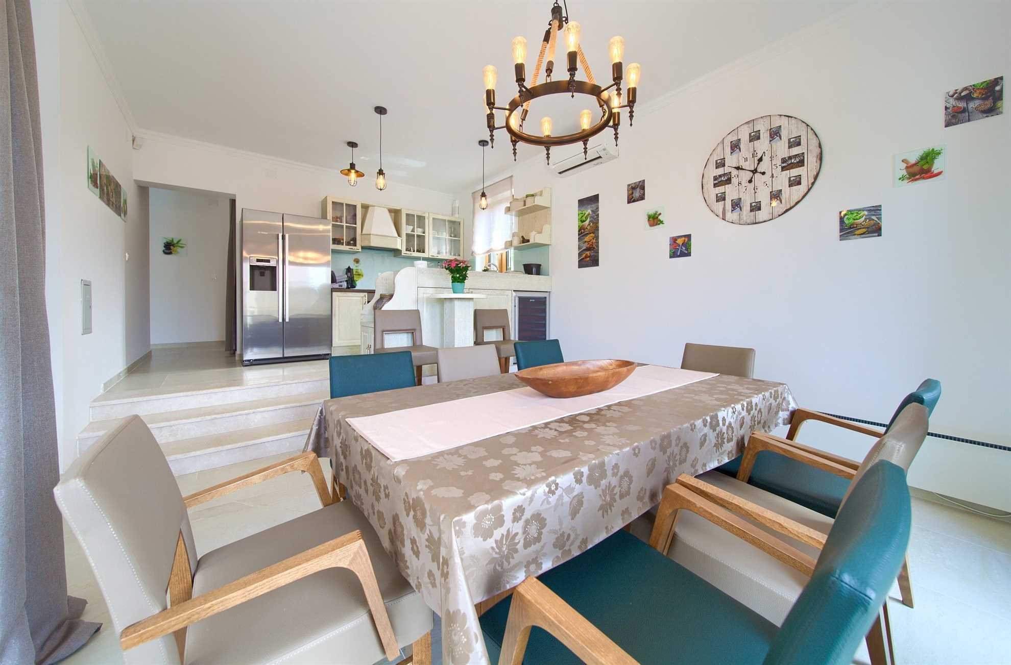 Villa NATHALIE con piscina privata, jacuzzi e sauna esterna