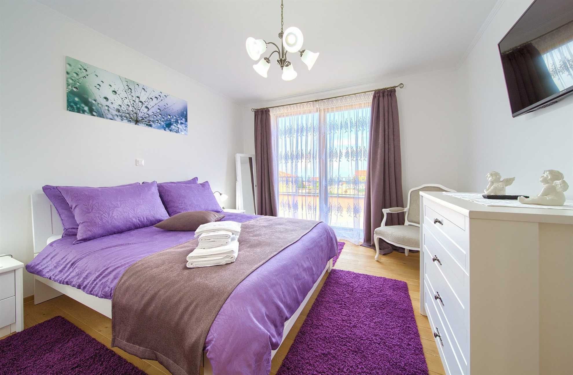 Villa NATHALIE con piscina privata, jacuzzi e sauna esterna