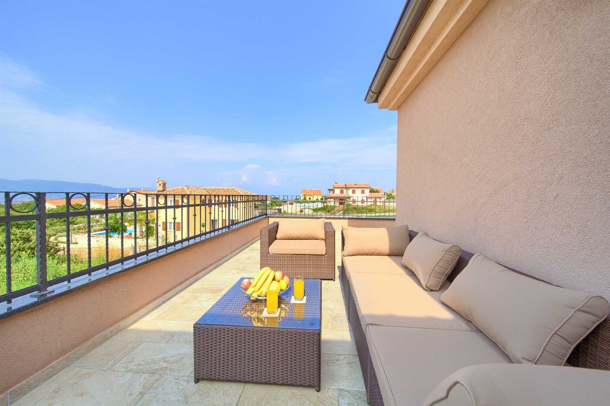 Villa NATHALIE con piscina privata, jacuzzi e sauna esterna