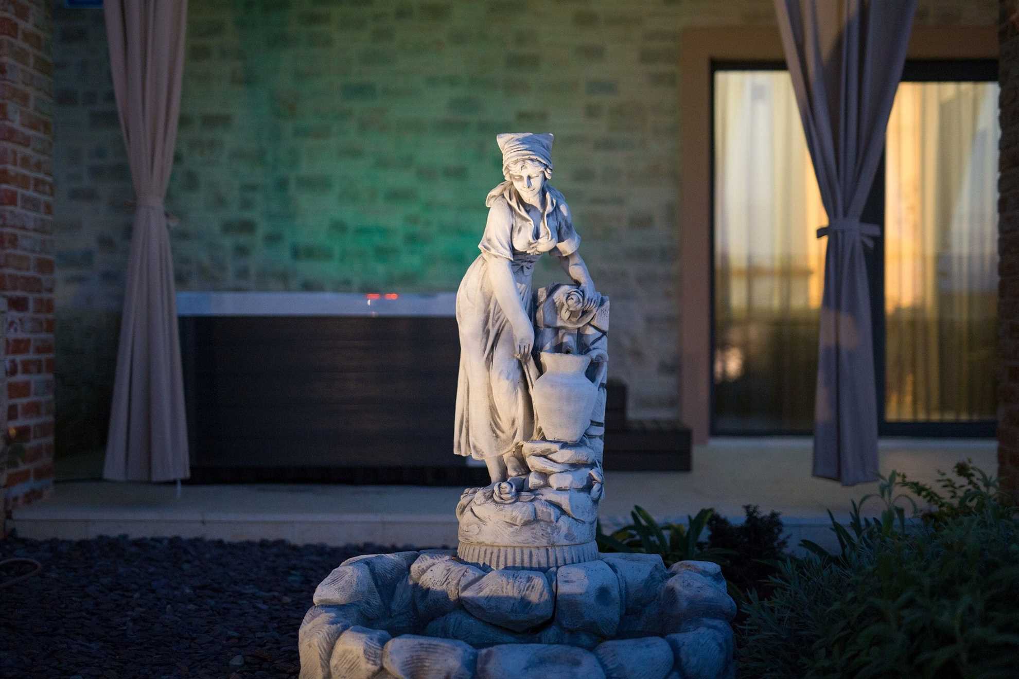 Villa NATHALIE con piscina privata, jacuzzi e sauna esterna