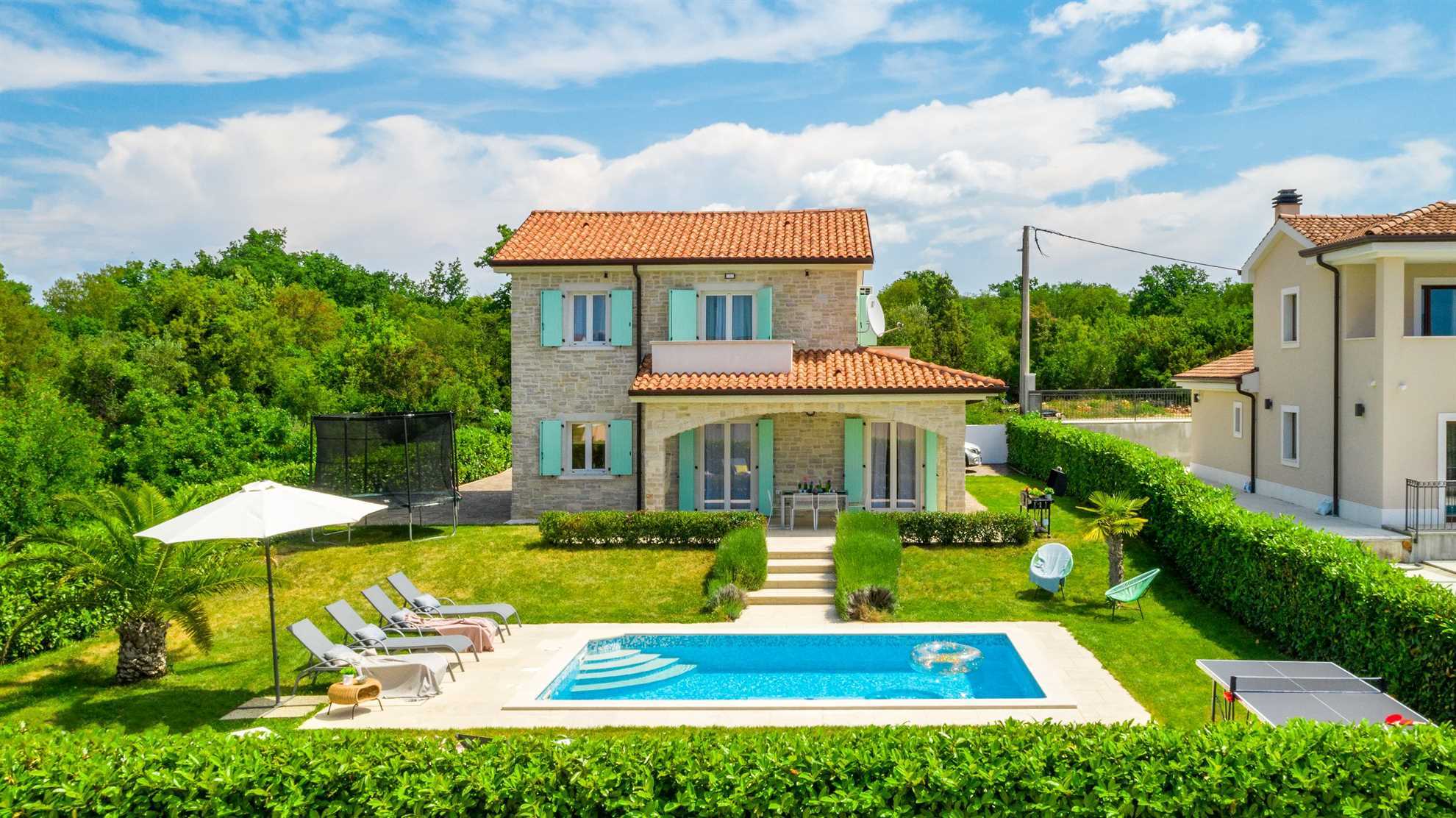 Holiday house JOSEPHINE with heated swimming pool