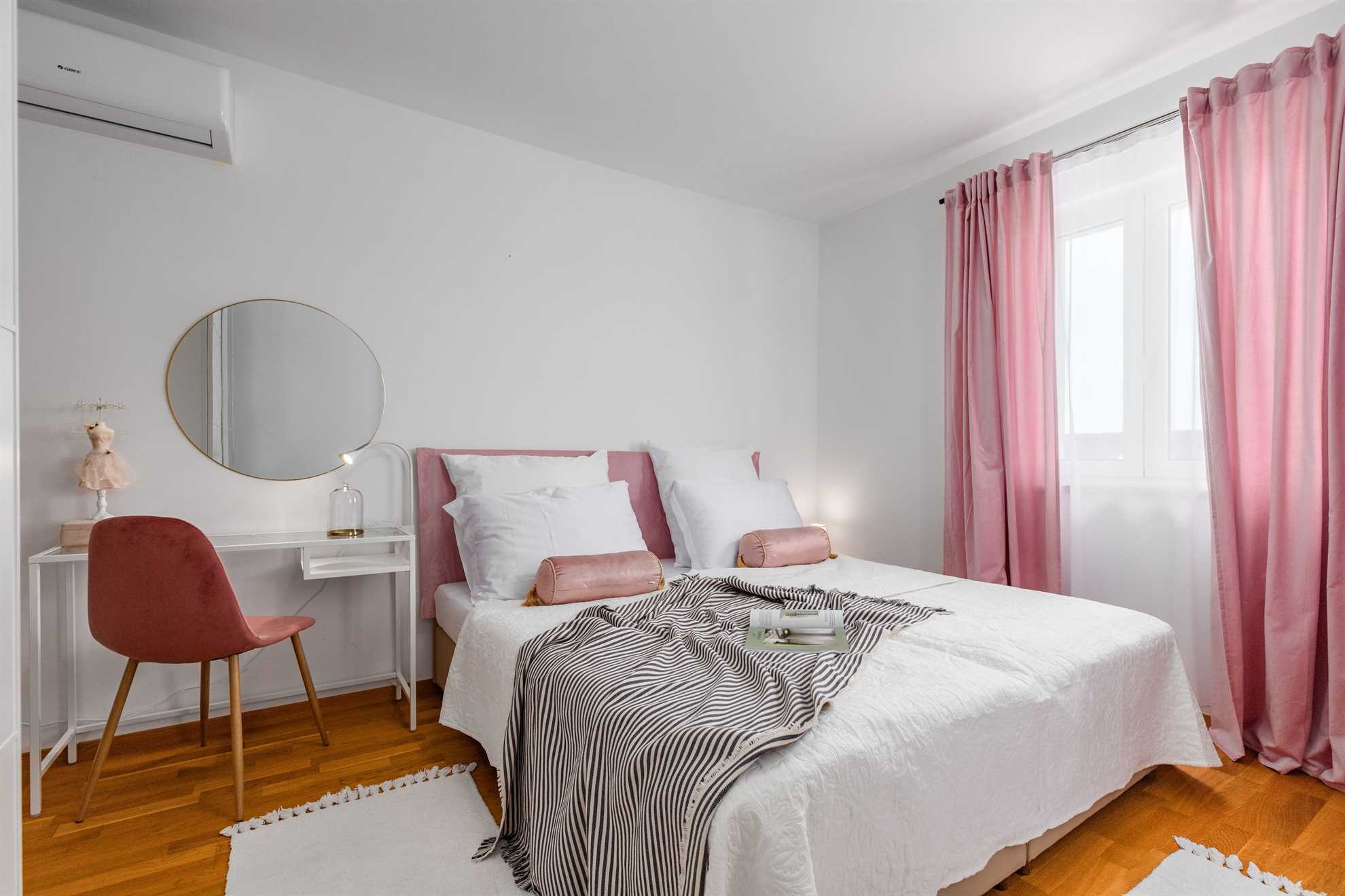 Holiday house JOSEPHINE with heated swimming pool