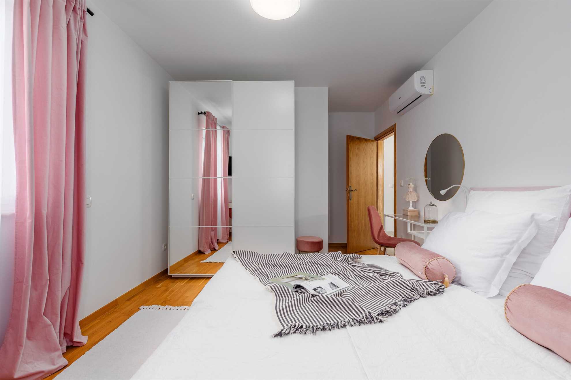 Holiday house JOSEPHINE with heated swimming pool