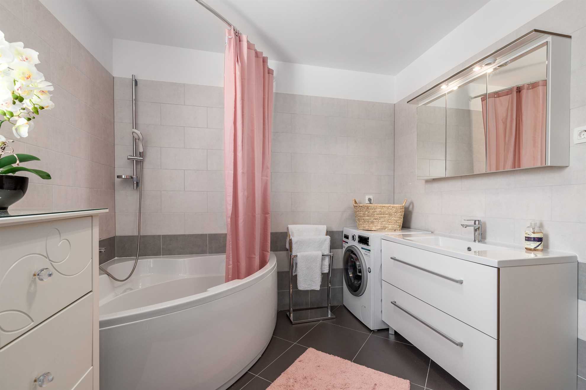 Holiday house JOSEPHINE with heated swimming pool