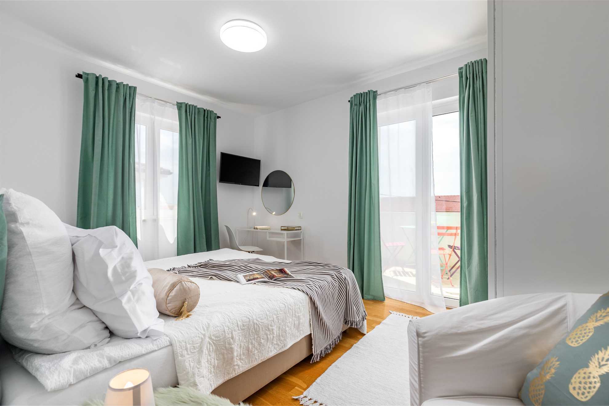 Holiday house JOSEPHINE with heated swimming pool