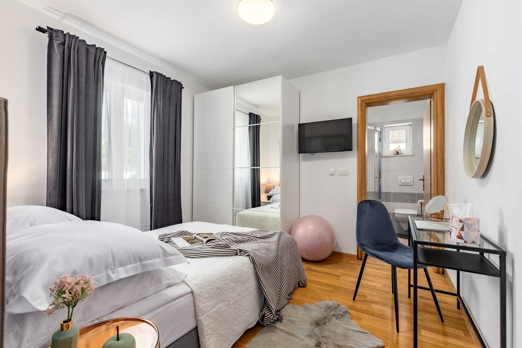 Holiday house JOSEPHINE with heated swimming pool