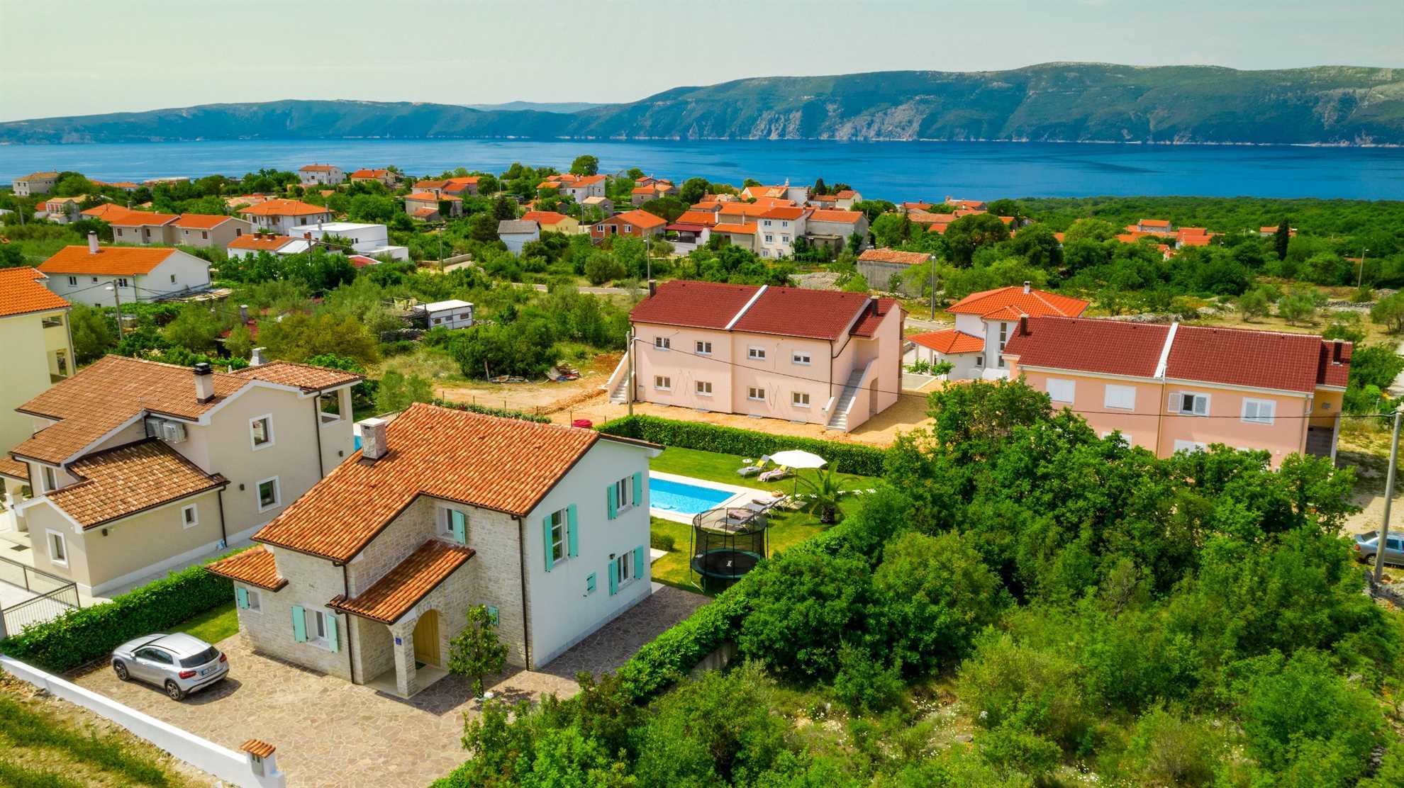 Holiday house JOSEPHINE with heated swimming pool