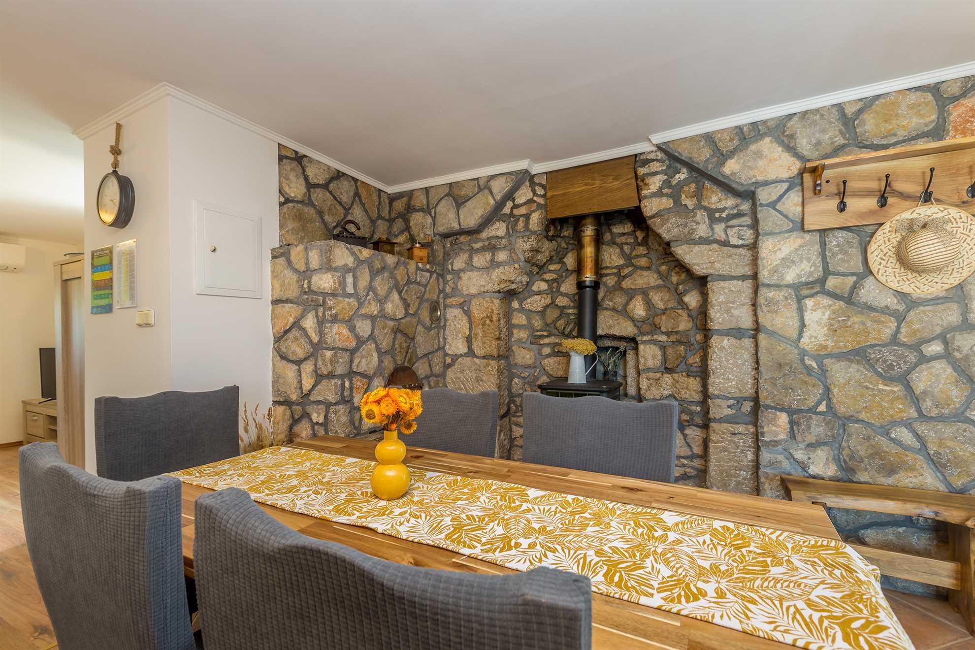 Ferienhaus JELE mit Pool