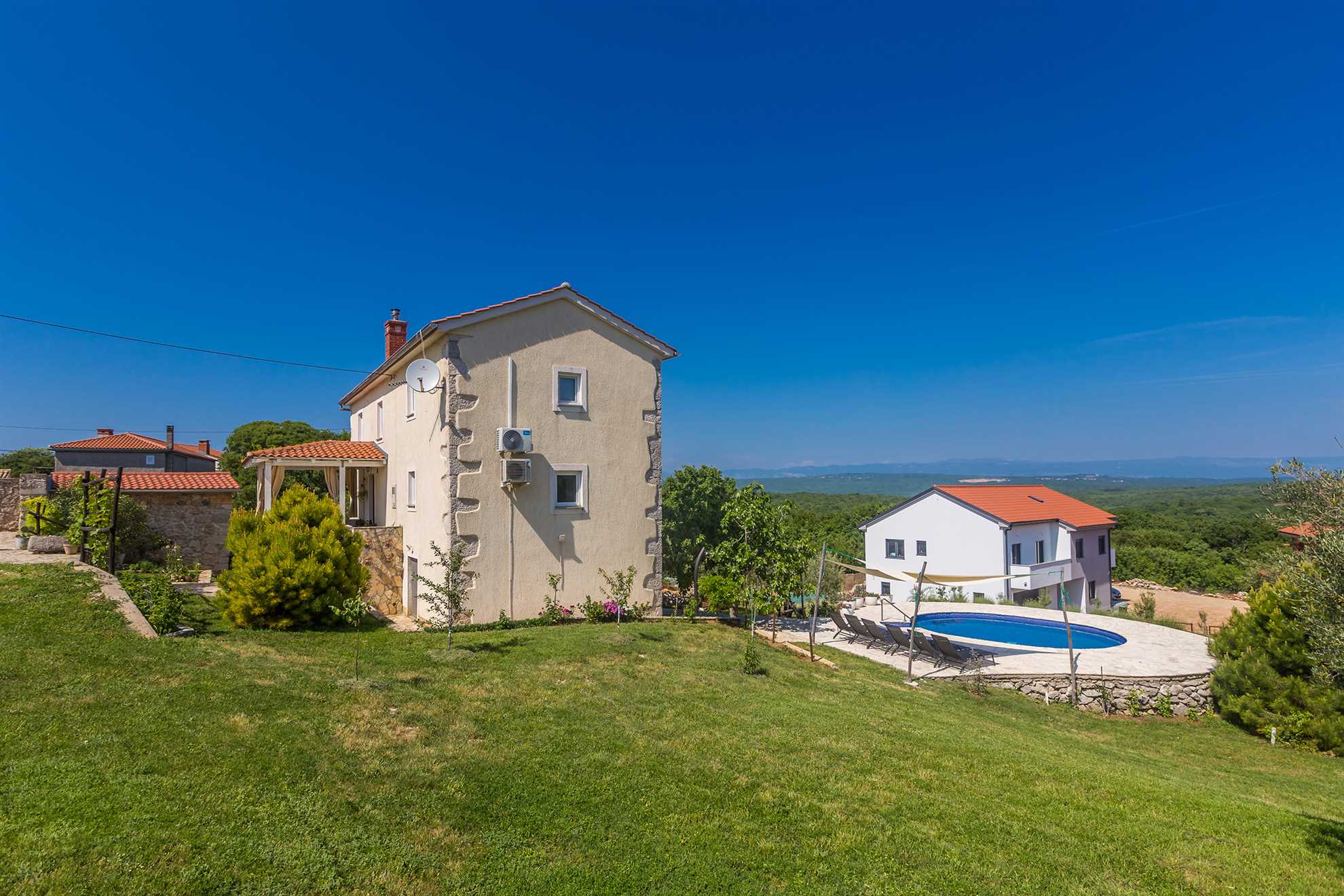 Ferienhaus JELE mit Pool