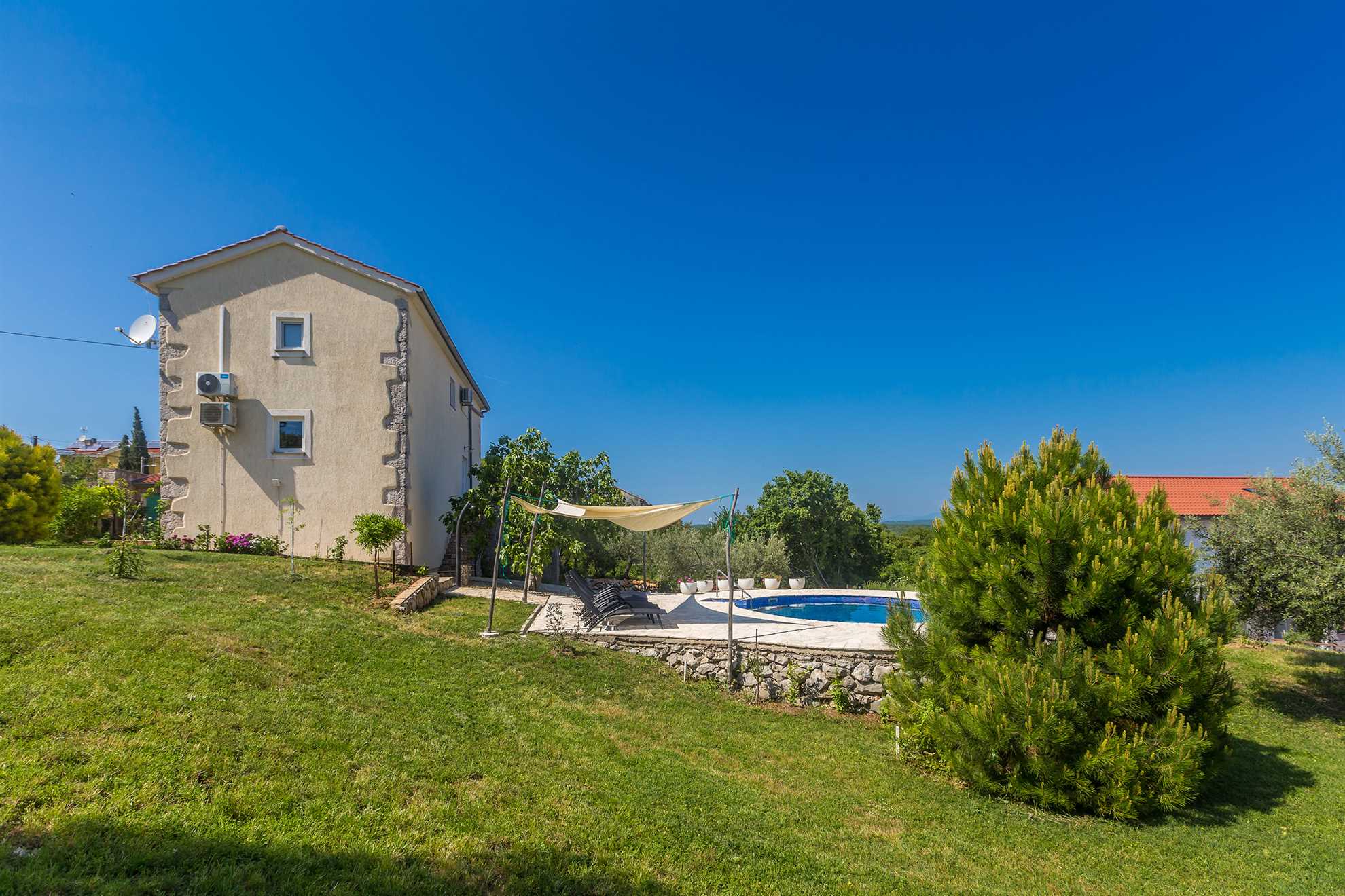 Ferienhaus JELE mit Pool