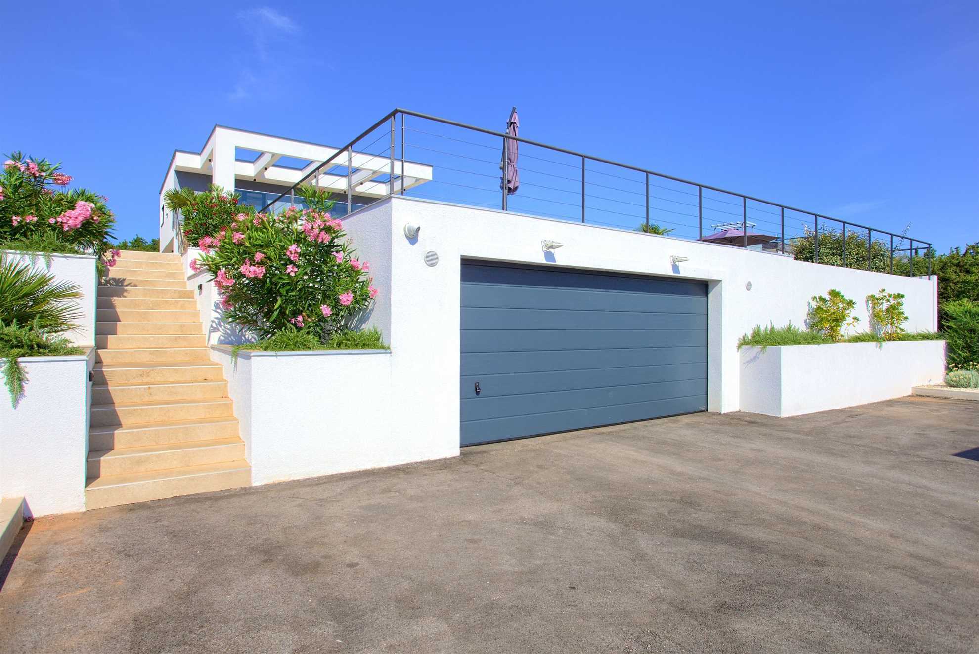 Villa QUADRA s grijanim bazenom