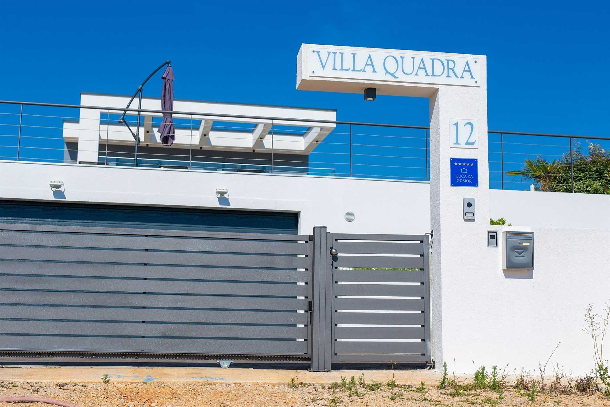 Villa QUADRA s grijanim bazenom