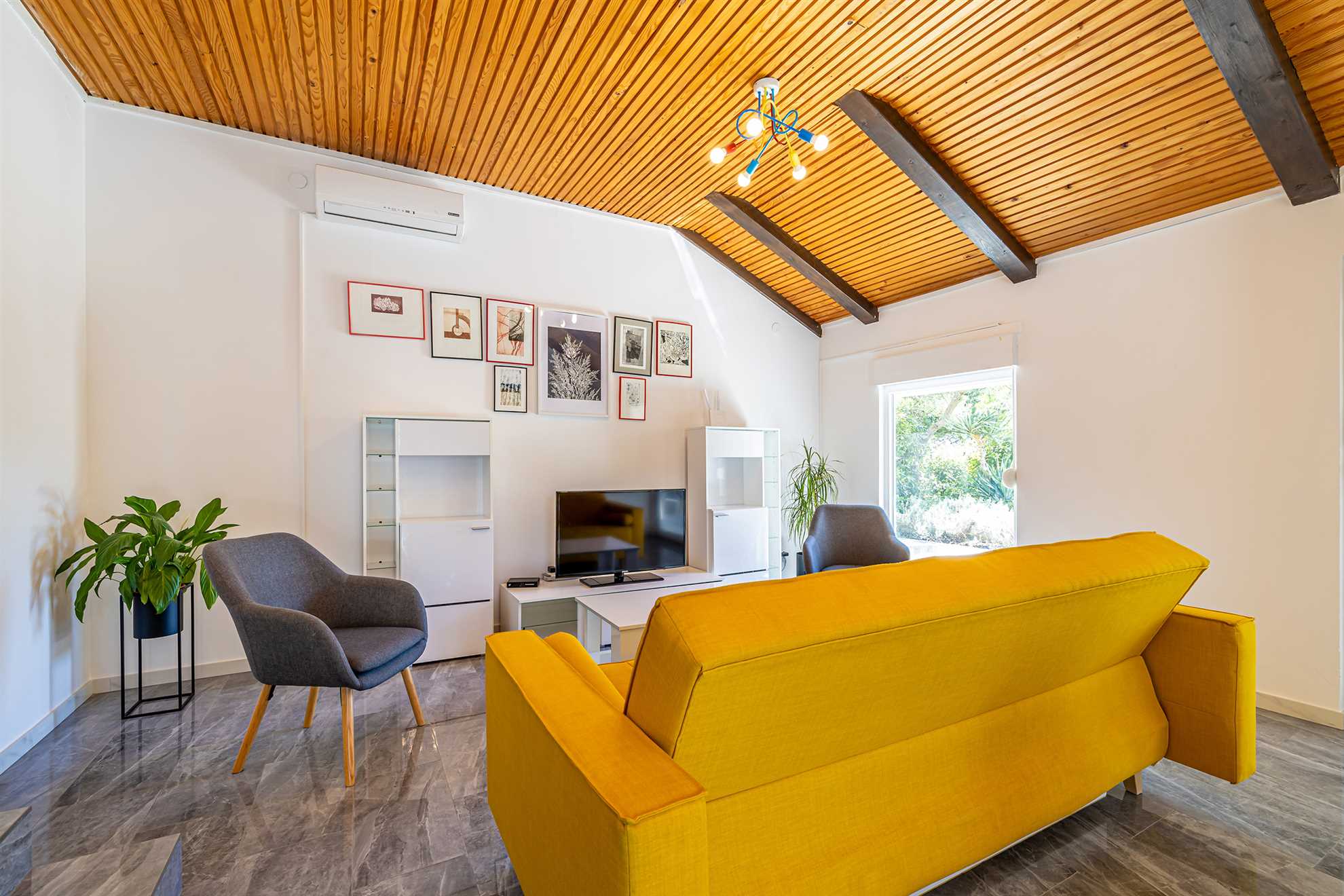 Ferienhaus KAI mit privatem Pool