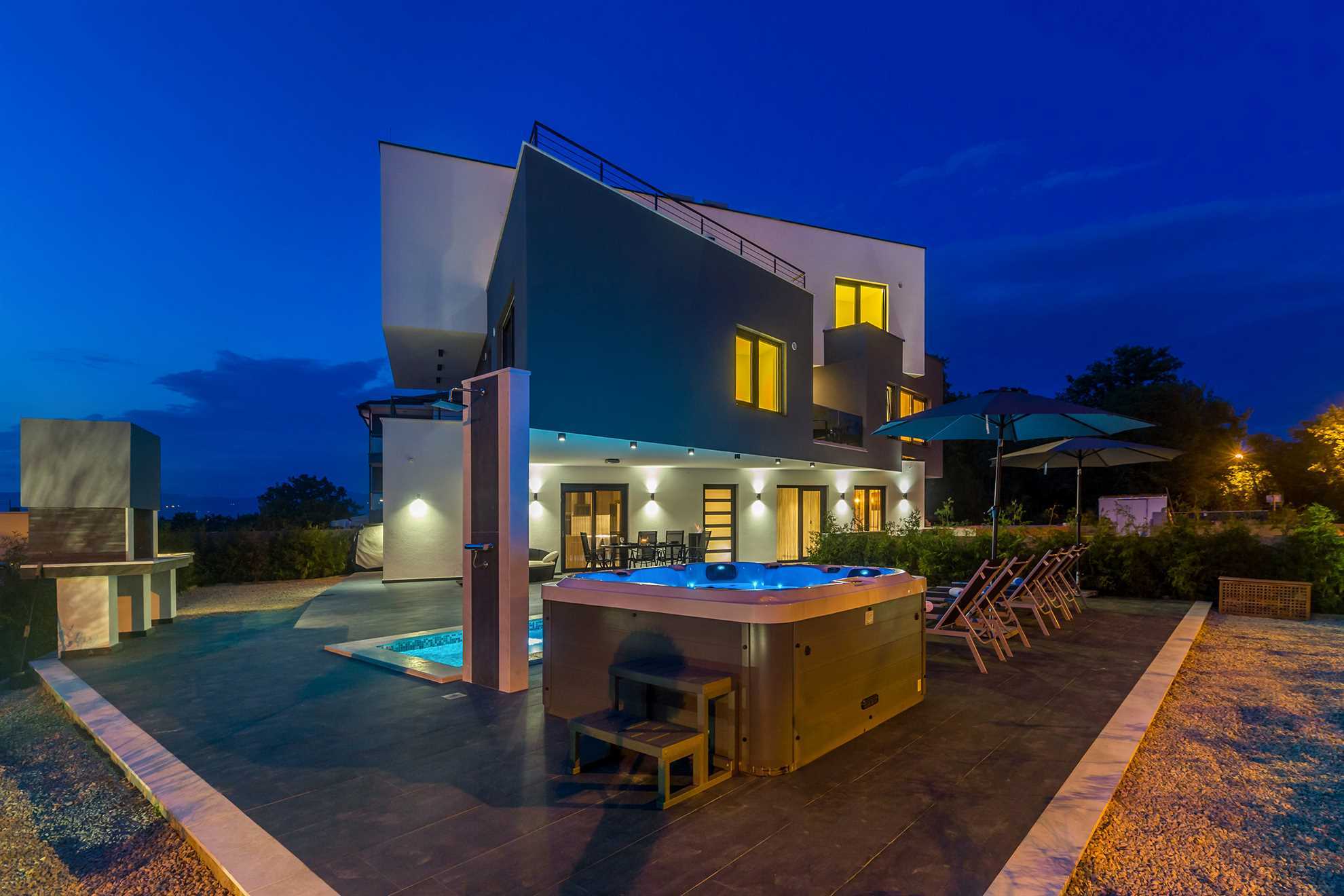 Appartamento di lusso NOA con piscina e vasca idromassaggio