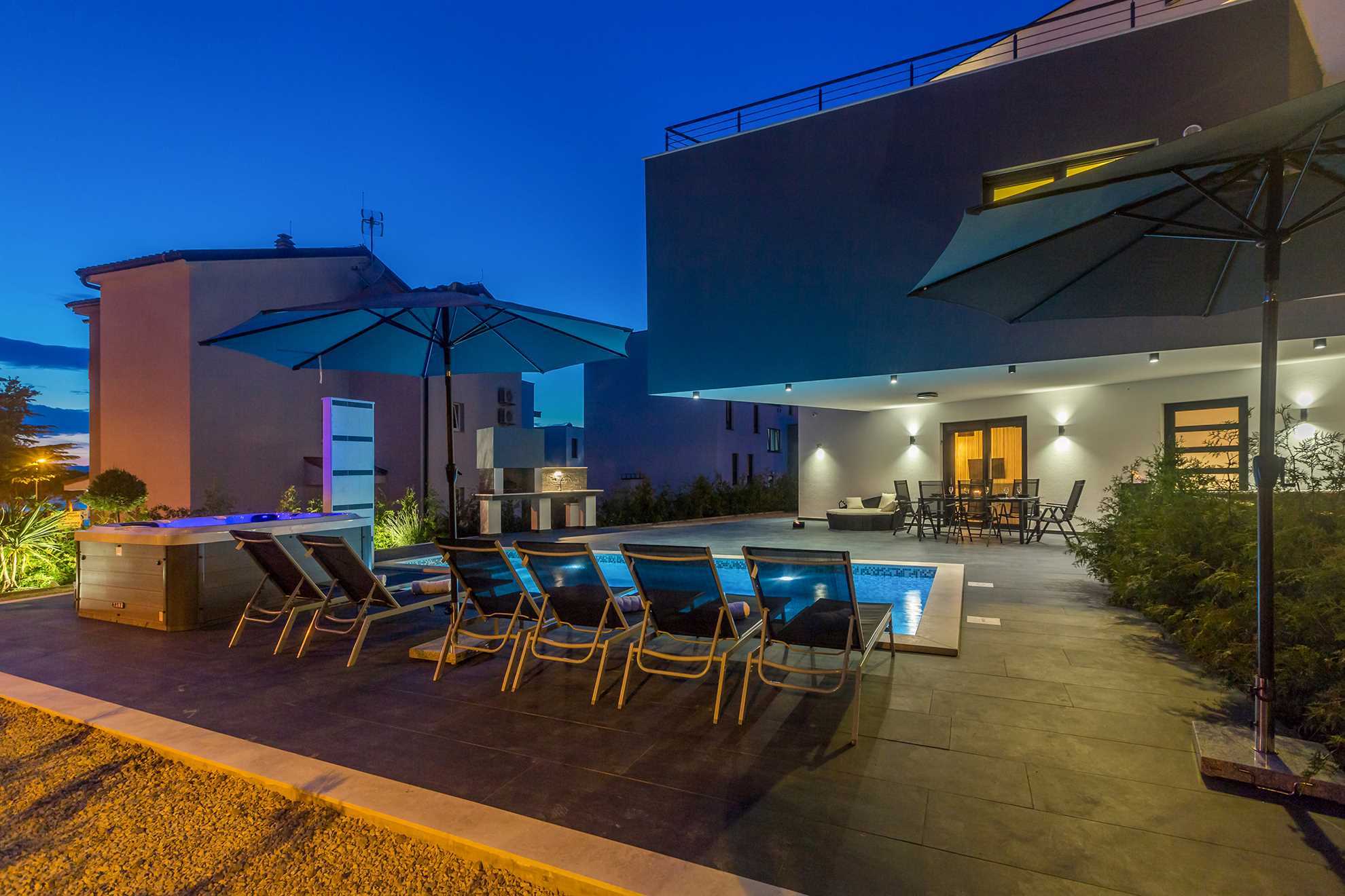 Appartamento di lusso NOA con piscina e vasca idromassaggio