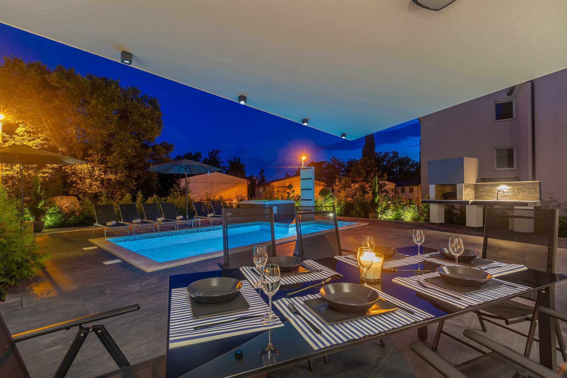 Appartamento di lusso NOA con piscina e vasca idromassaggio