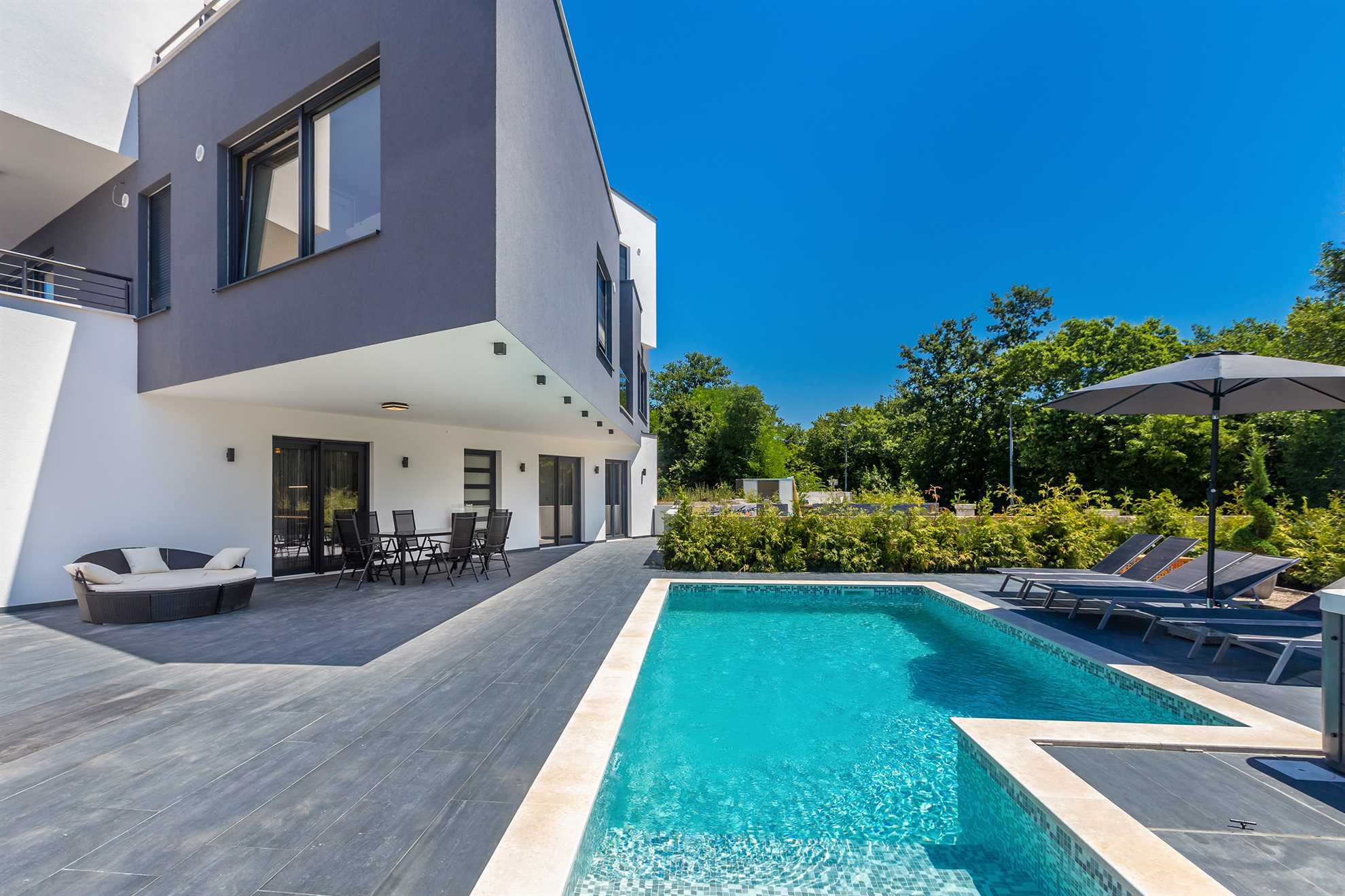 Appartamento di lusso NOA con piscina e vasca idromassaggio