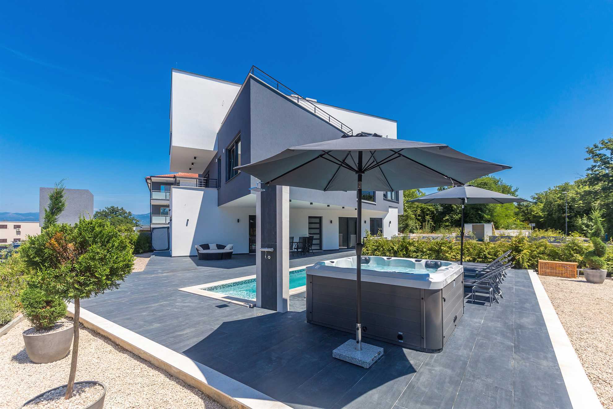 Appartamento di lusso NOA con piscina e vasca idromassaggio