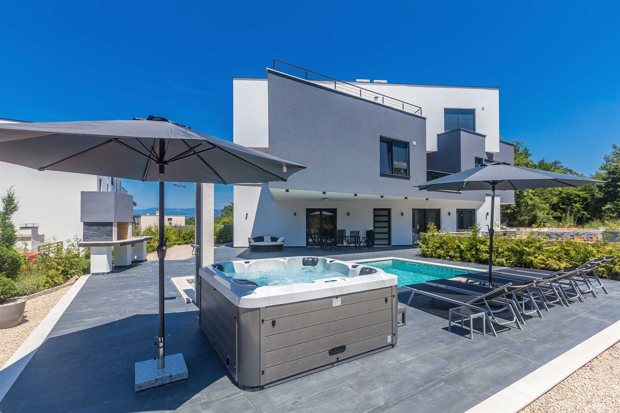 Appartamento di lusso NOA con piscina e vasca idromassaggio