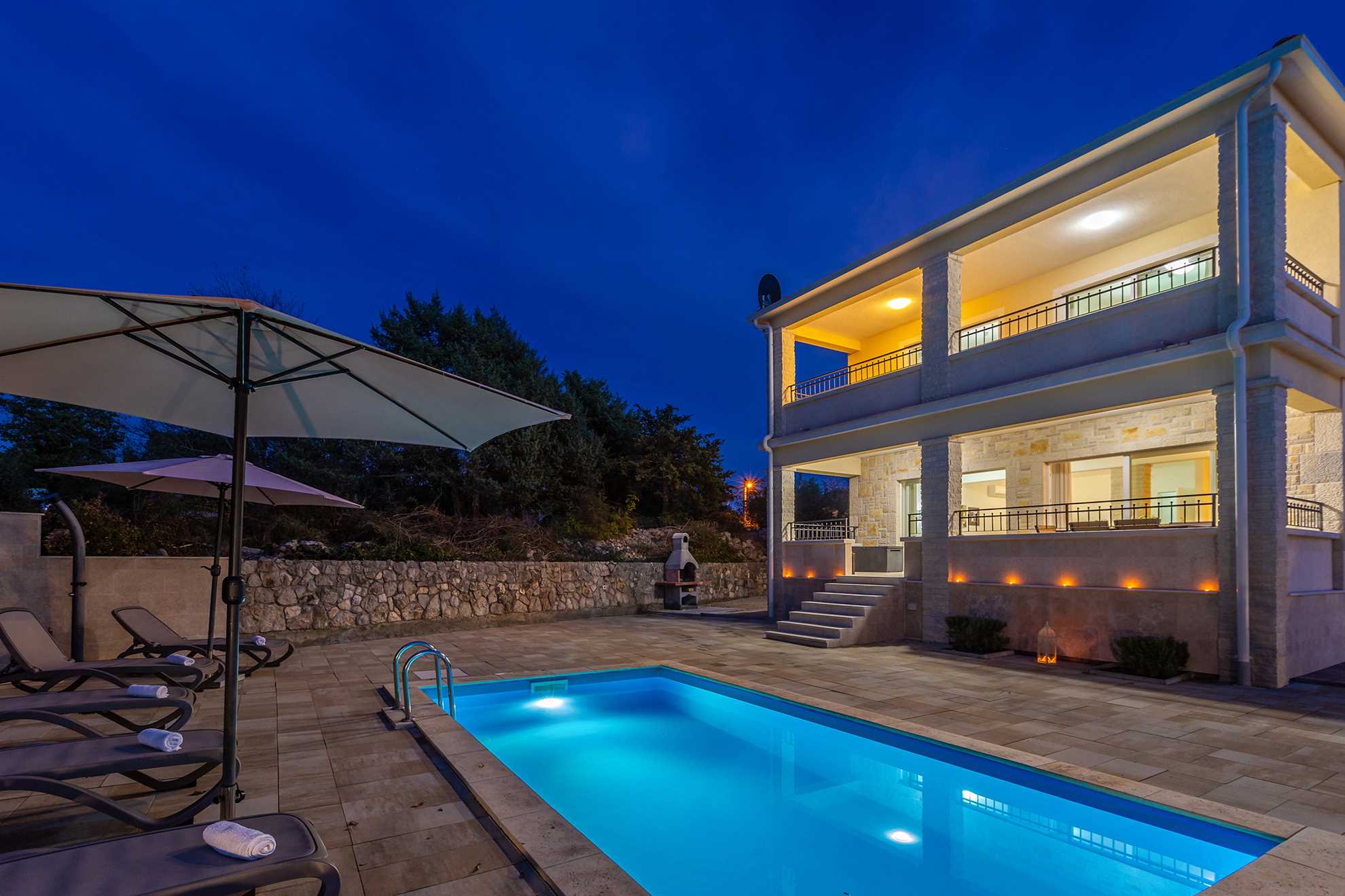 Ferienhaus VESNA mit Pool