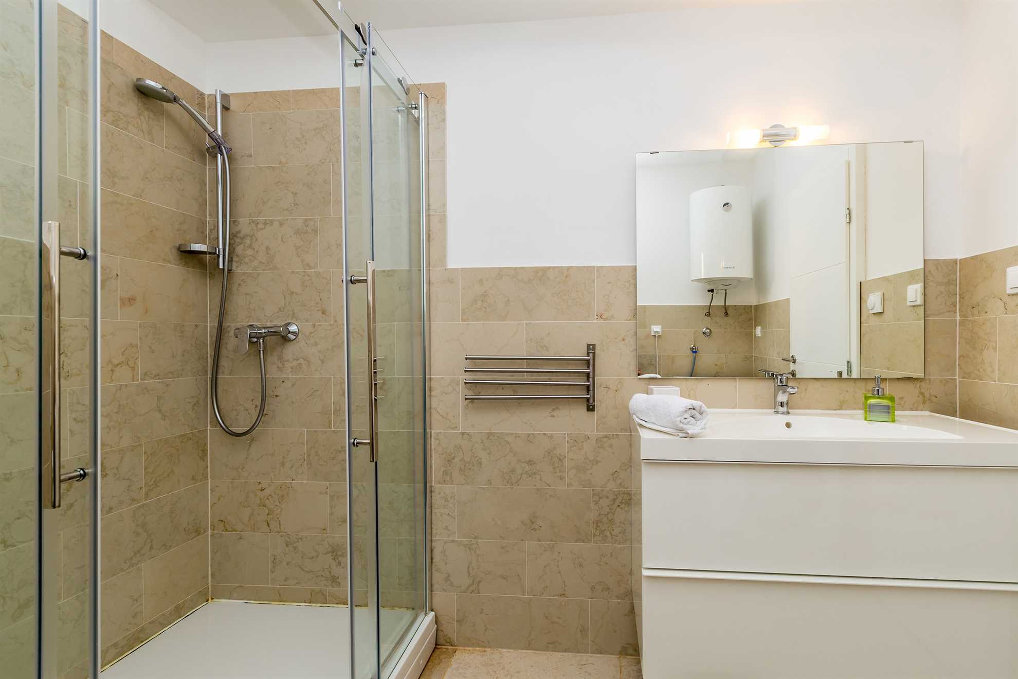 Ferienhaus VESNA mit Pool