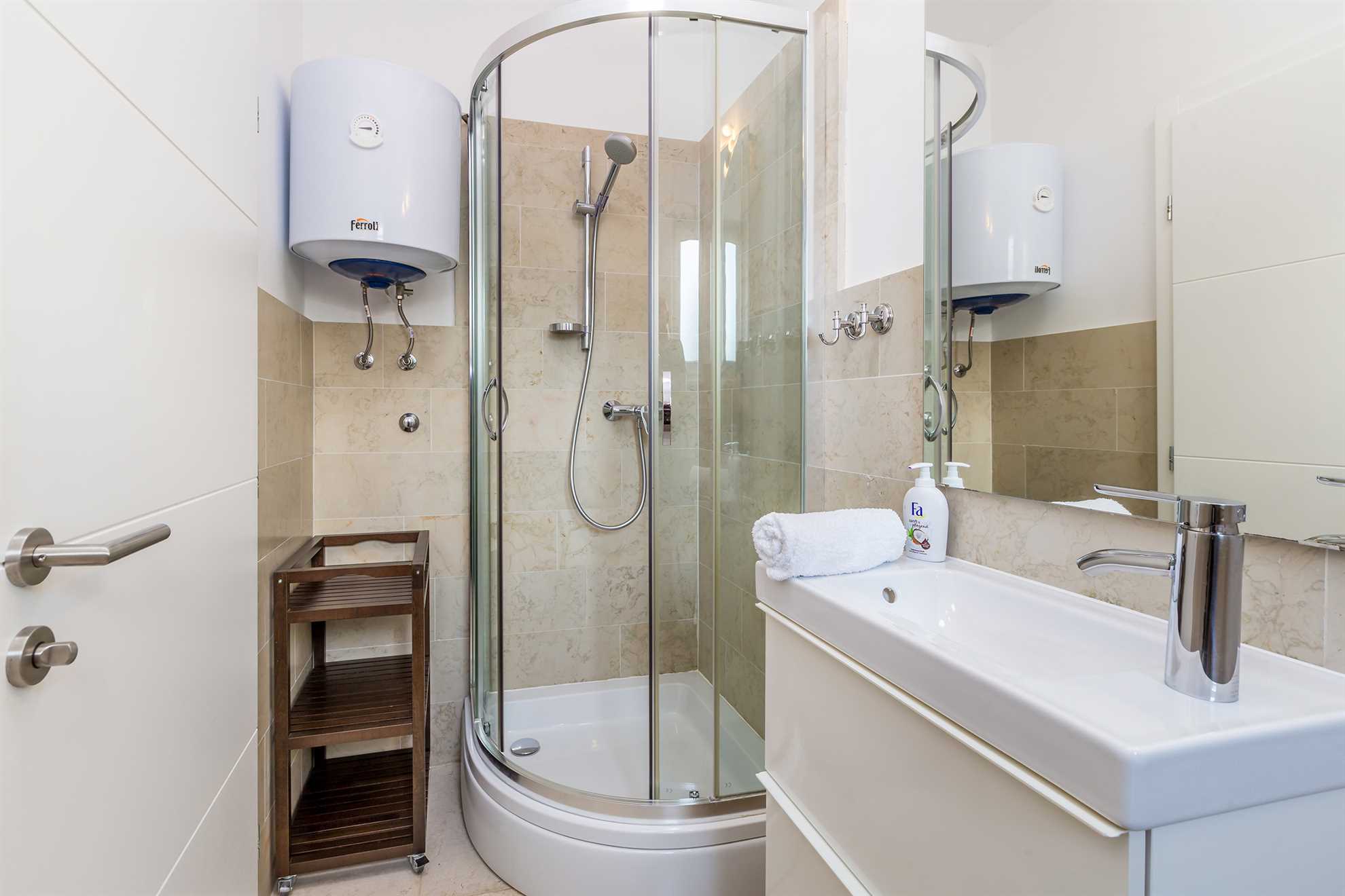 Ferienhaus VESNA mit Pool