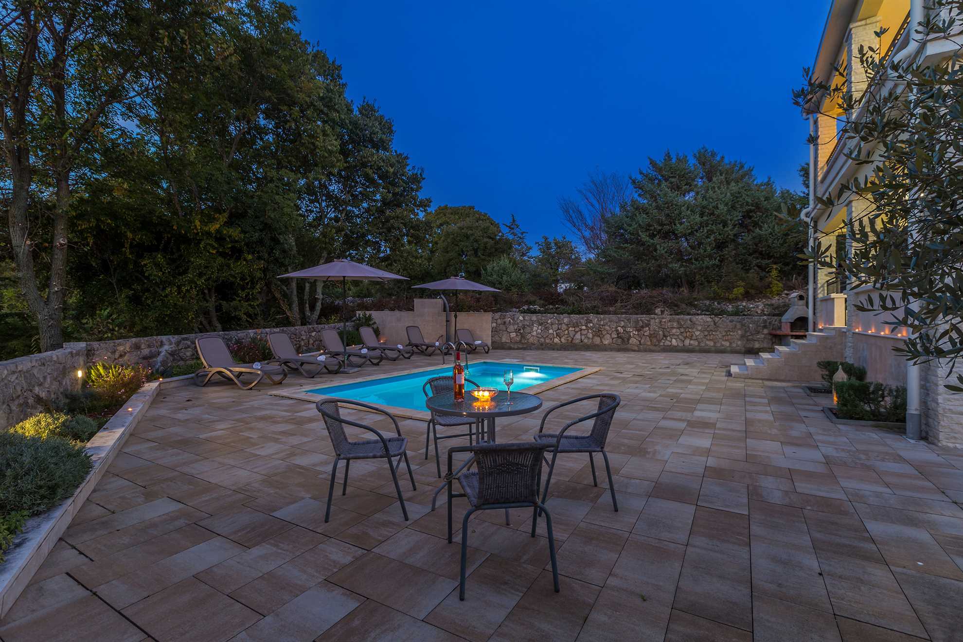 Ferienhaus VESNA mit Pool