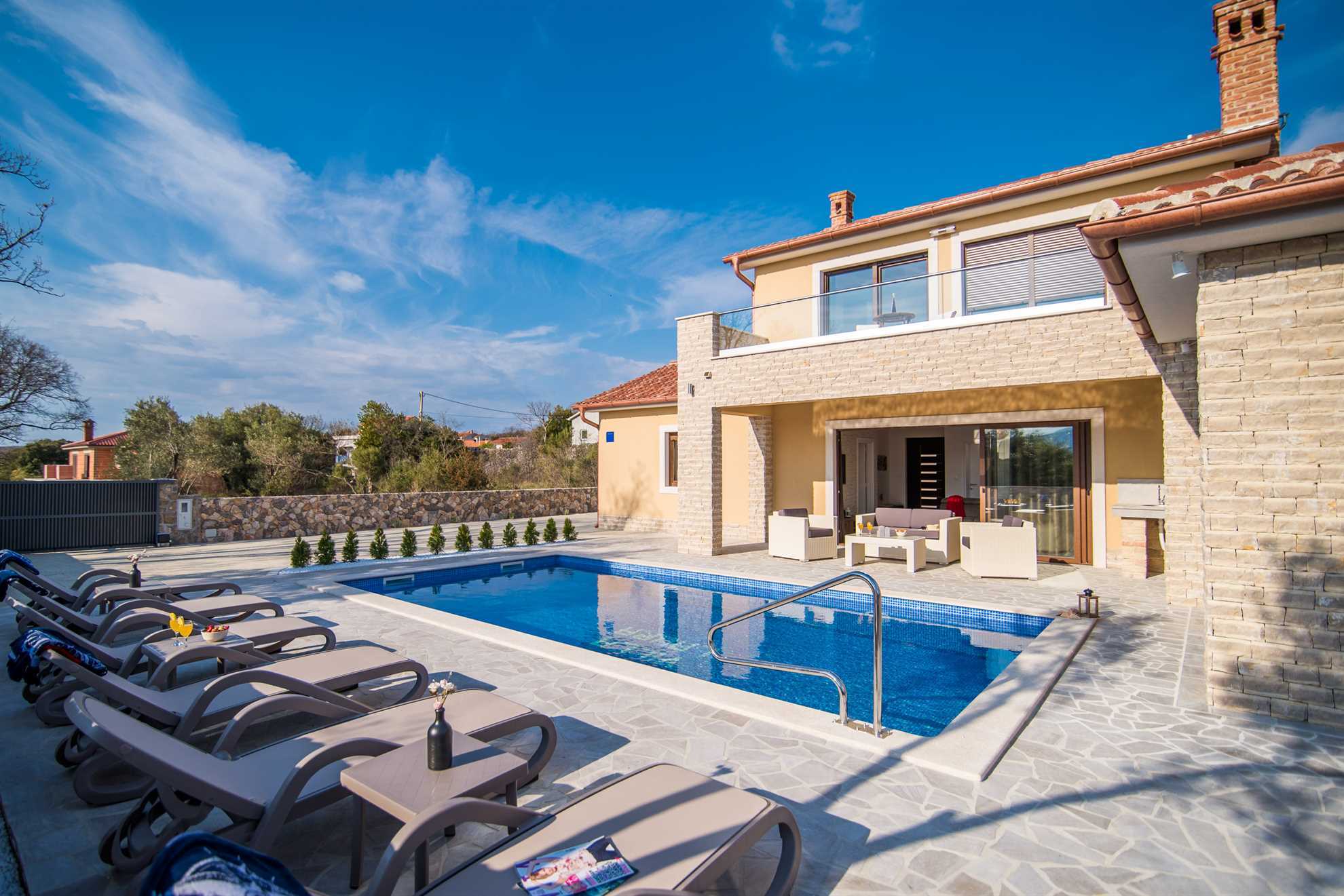 Prekrasna vila LAURA s privatnim bazenom
