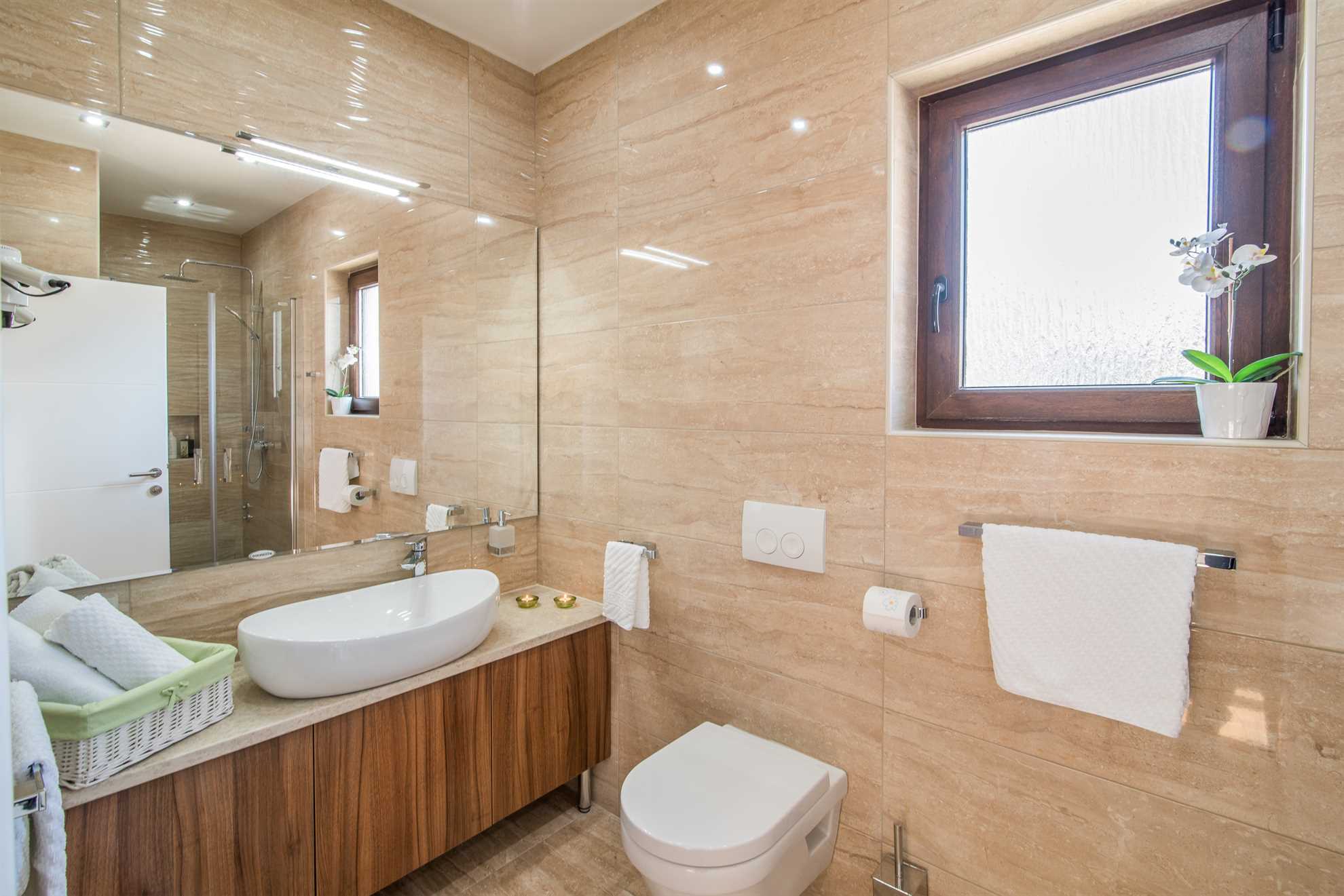 Prekrasna vila LAURA s privatnim bazenom
