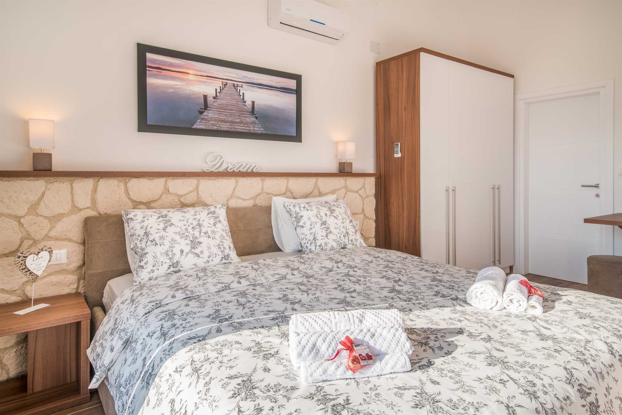 Prekrasna vila LAURA s privatnim bazenom