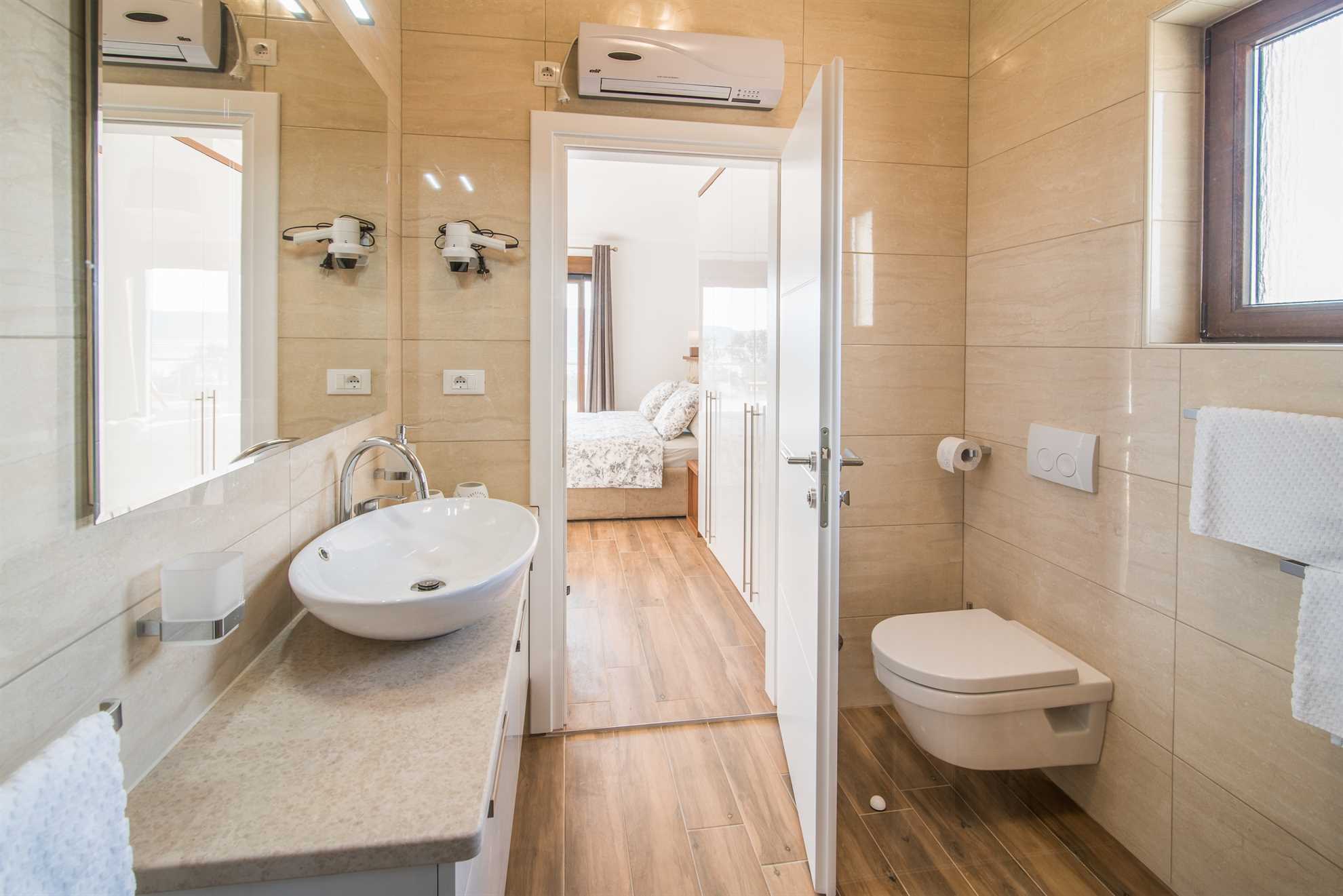 Prekrasna vila LAURA s privatnim bazenom