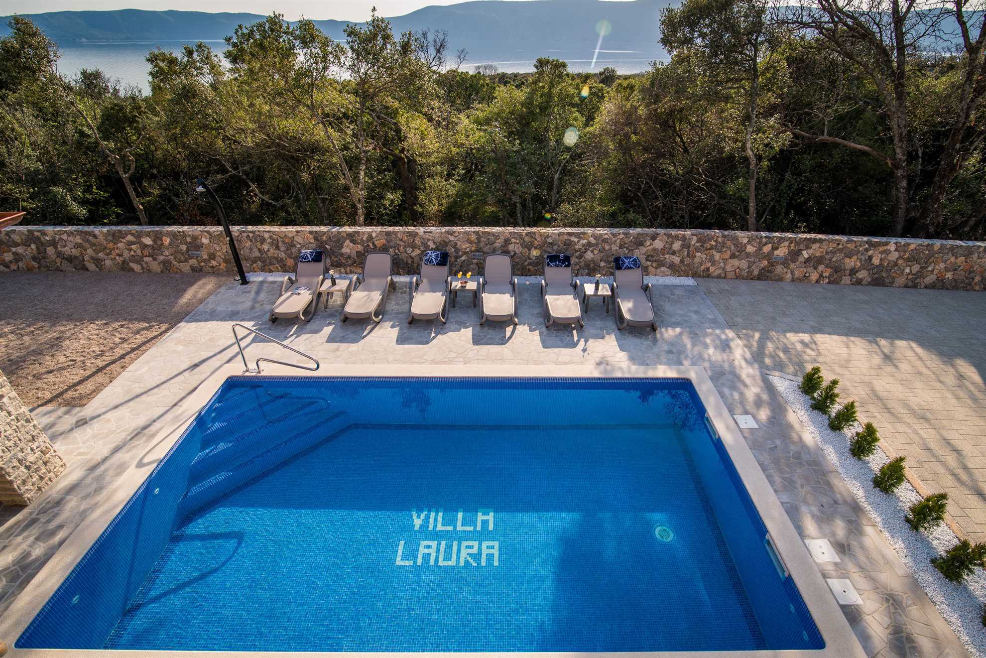 Prekrasna vila LAURA s privatnim bazenom