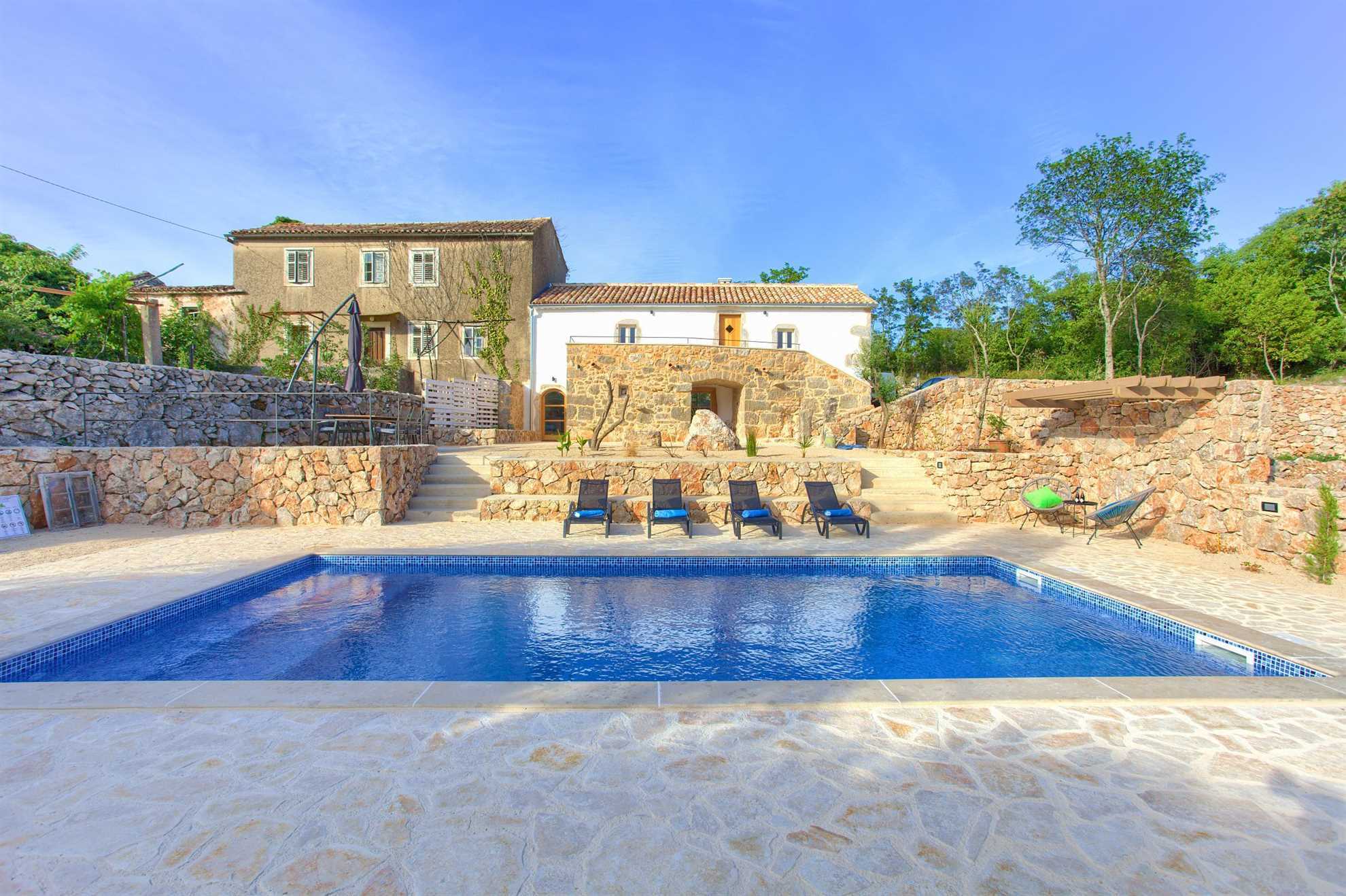 Beautiful Villa MAY with swimming pool