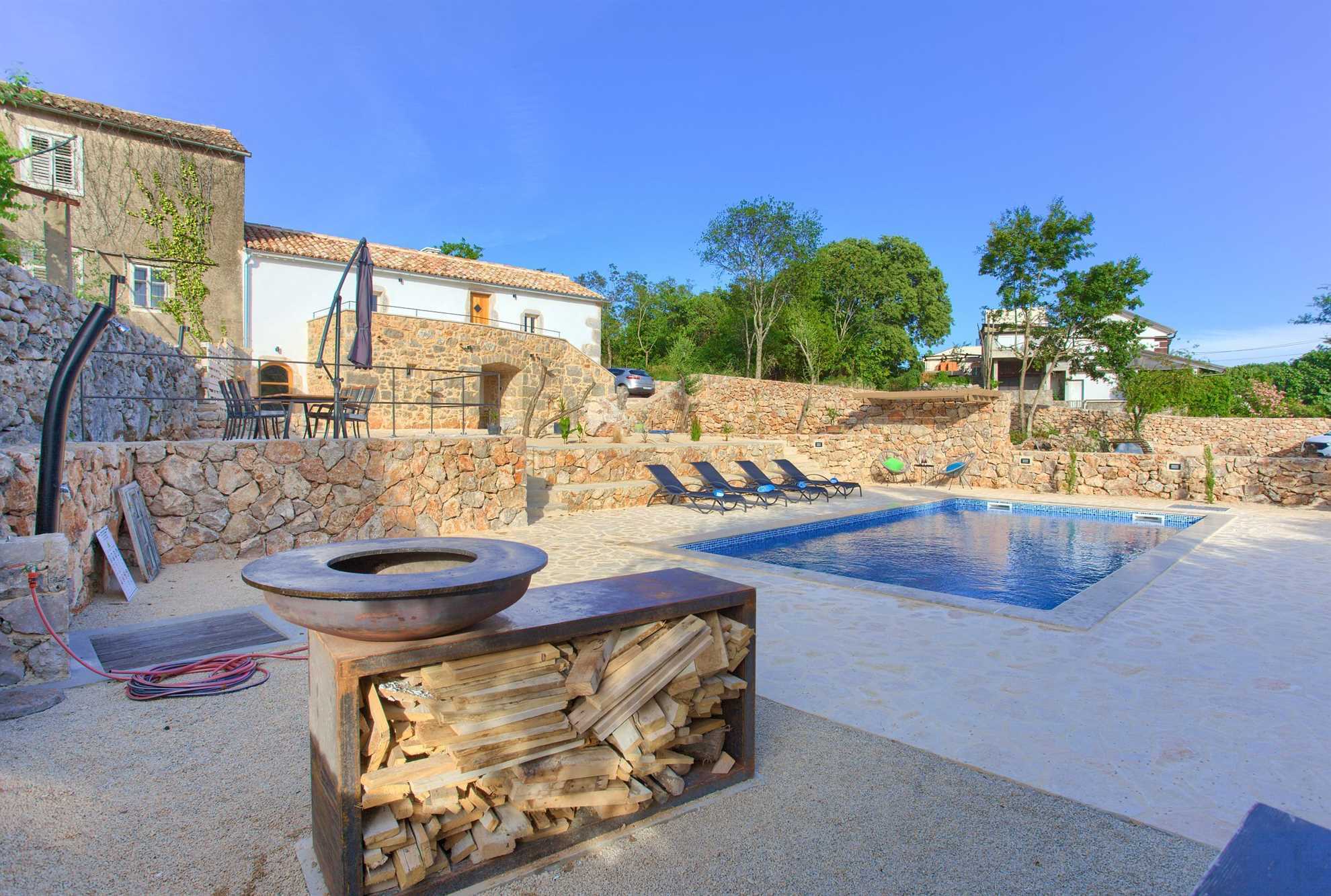 Beautiful Villa MAY with swimming pool
