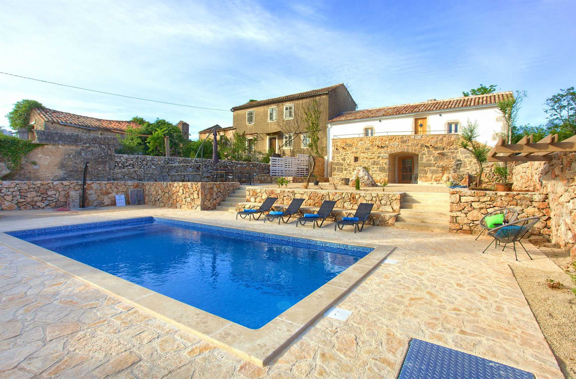 Beautiful Villa MAY with swimming pool