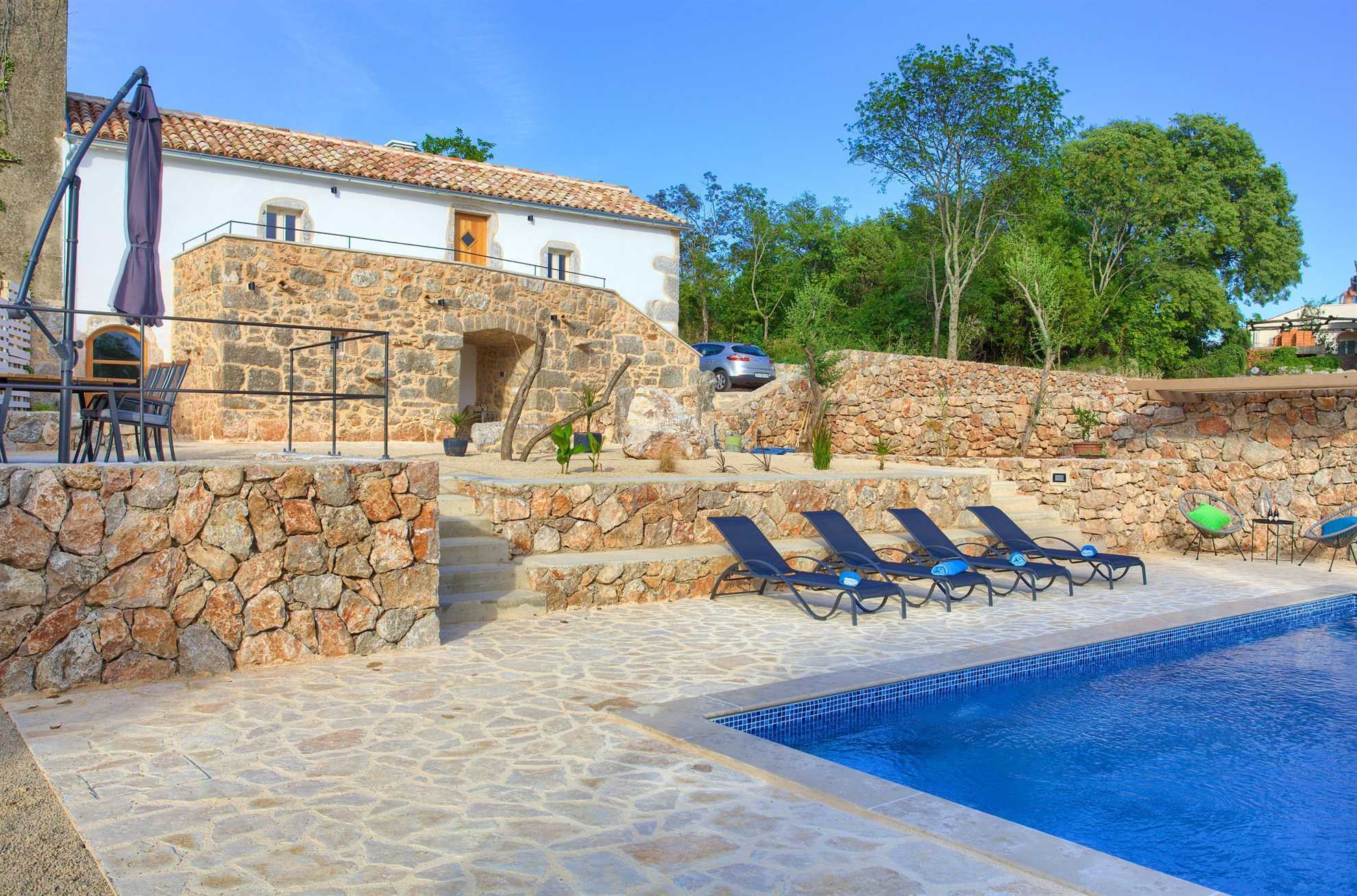 Beautiful Villa MAY with swimming pool