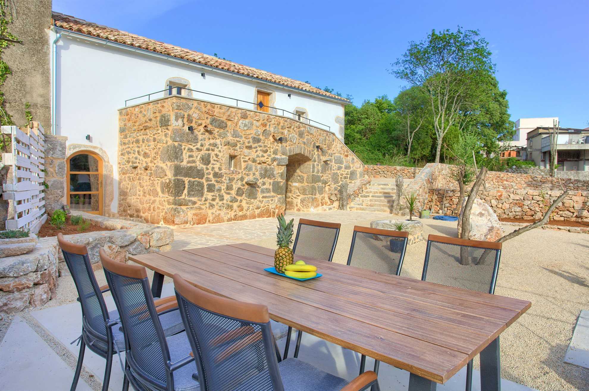 Beautiful Villa MAY with swimming pool