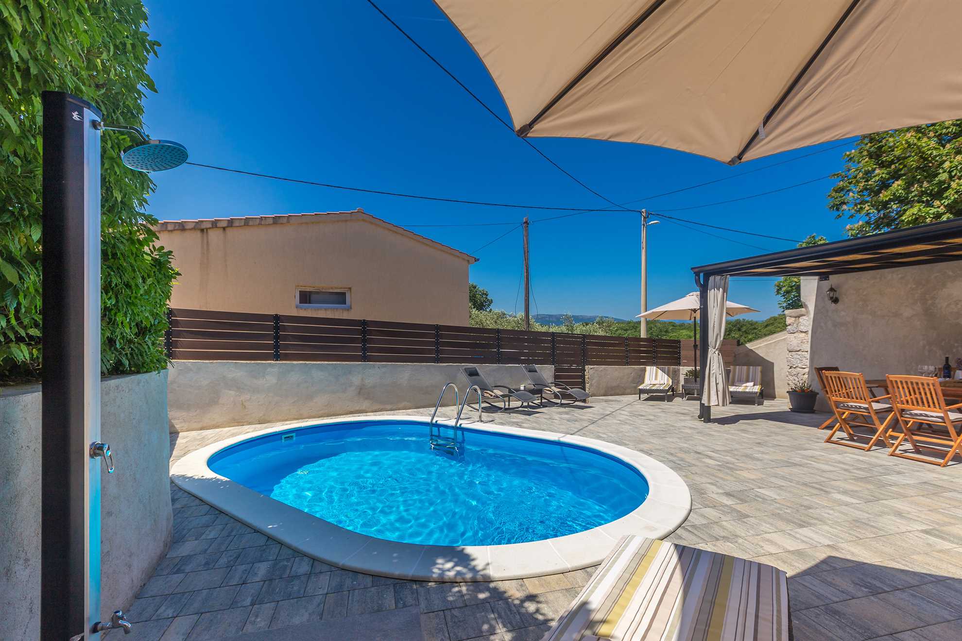 Kuća za odmor PAVOVCI sa grijanim bazenom