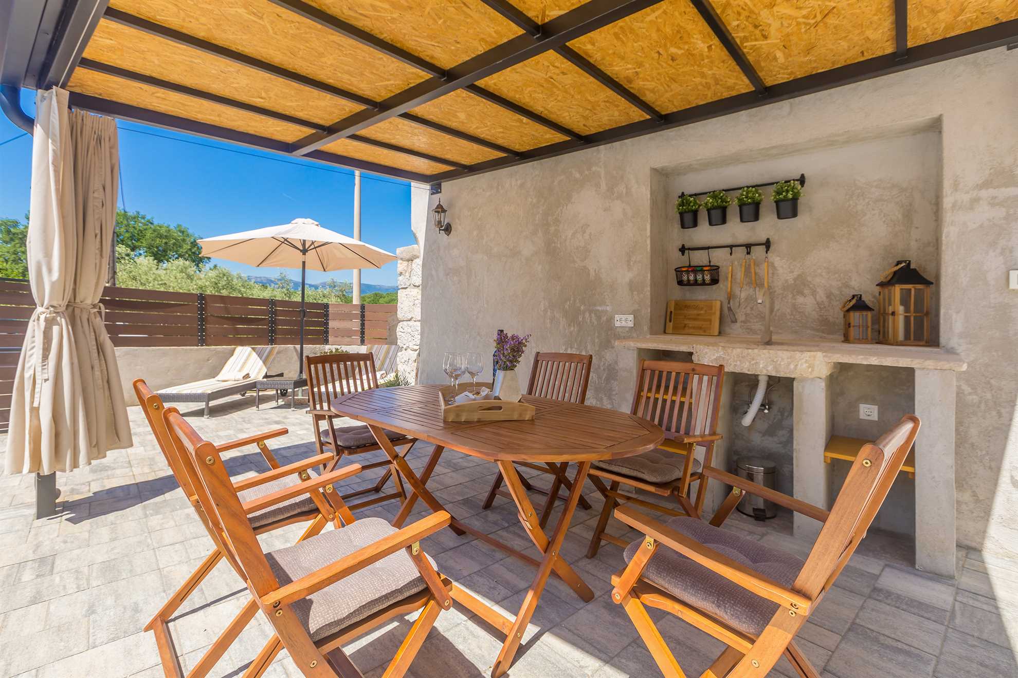 Kuća za odmor PAVOVCI sa grijanim bazenom