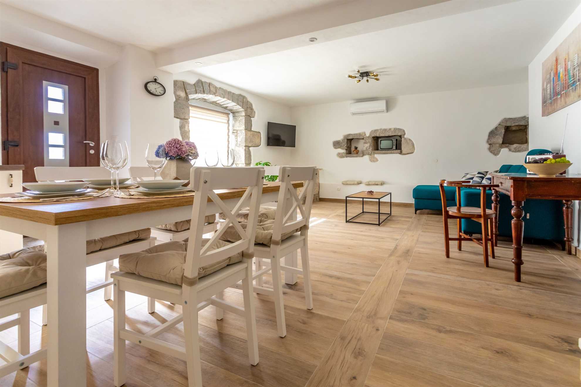 Kuća za odmor PAVOVCI sa grijanim bazenom