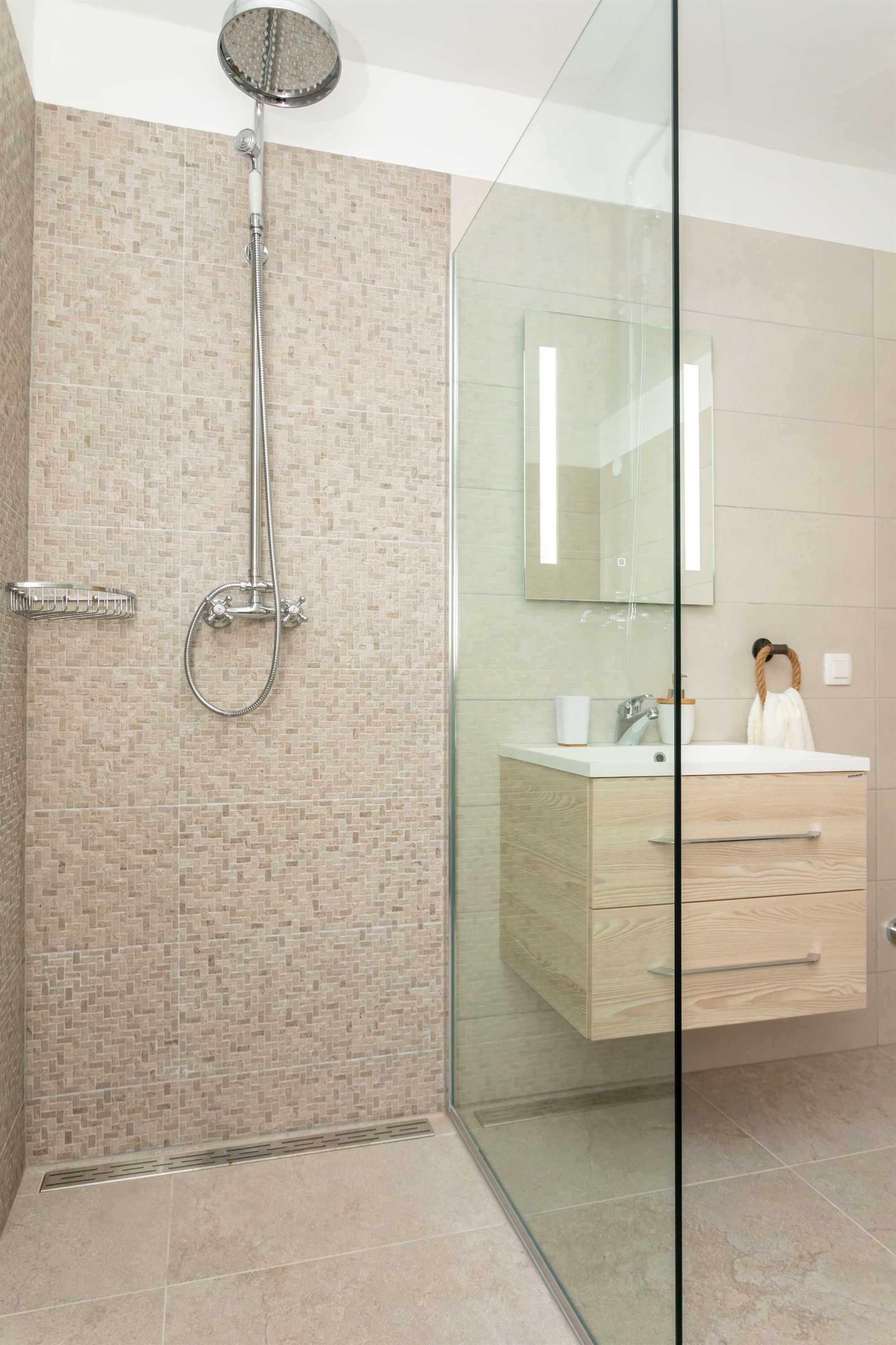 Kuća za odmor PAVOVCI sa grijanim bazenom