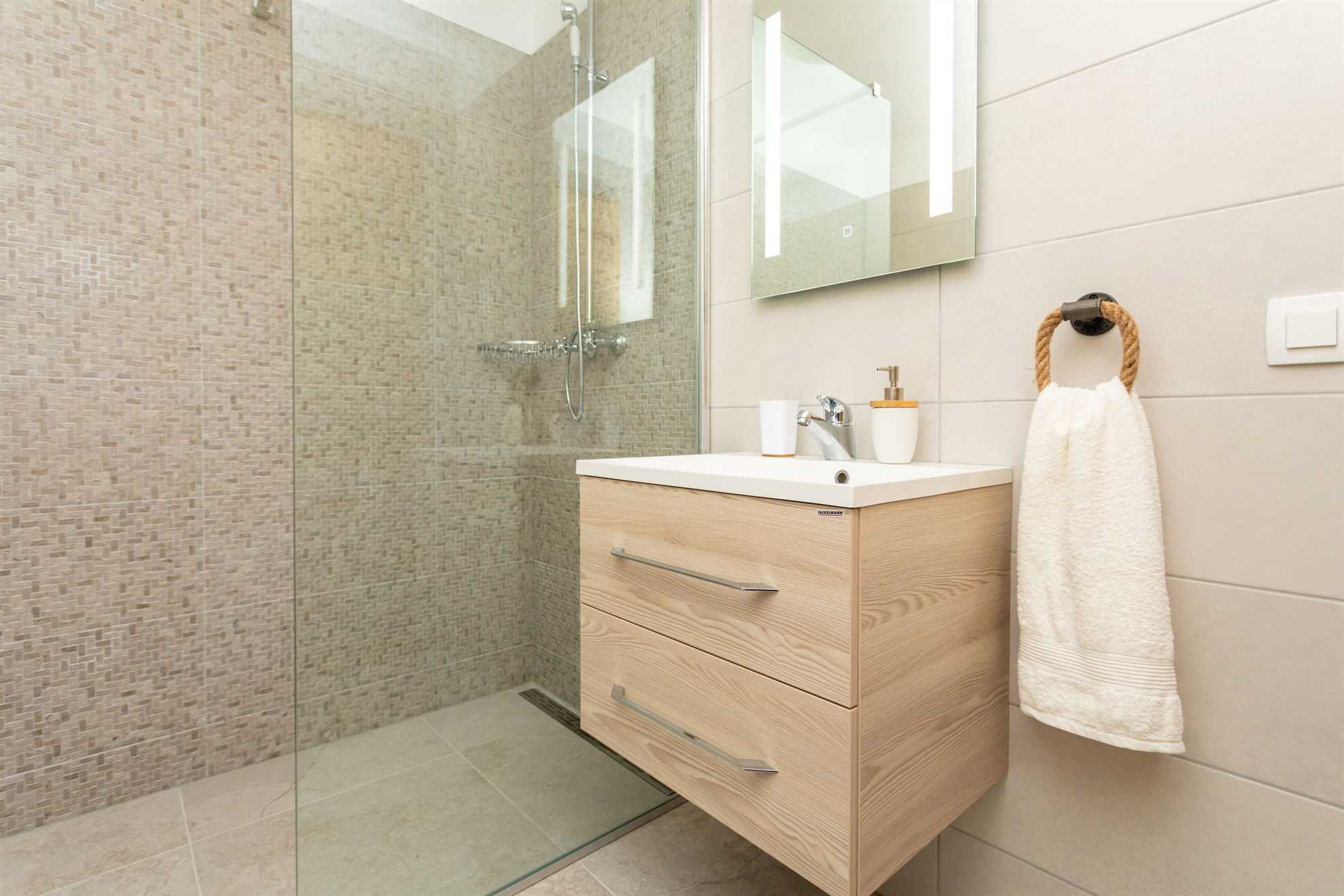 Kuća za odmor PAVOVCI sa grijanim bazenom