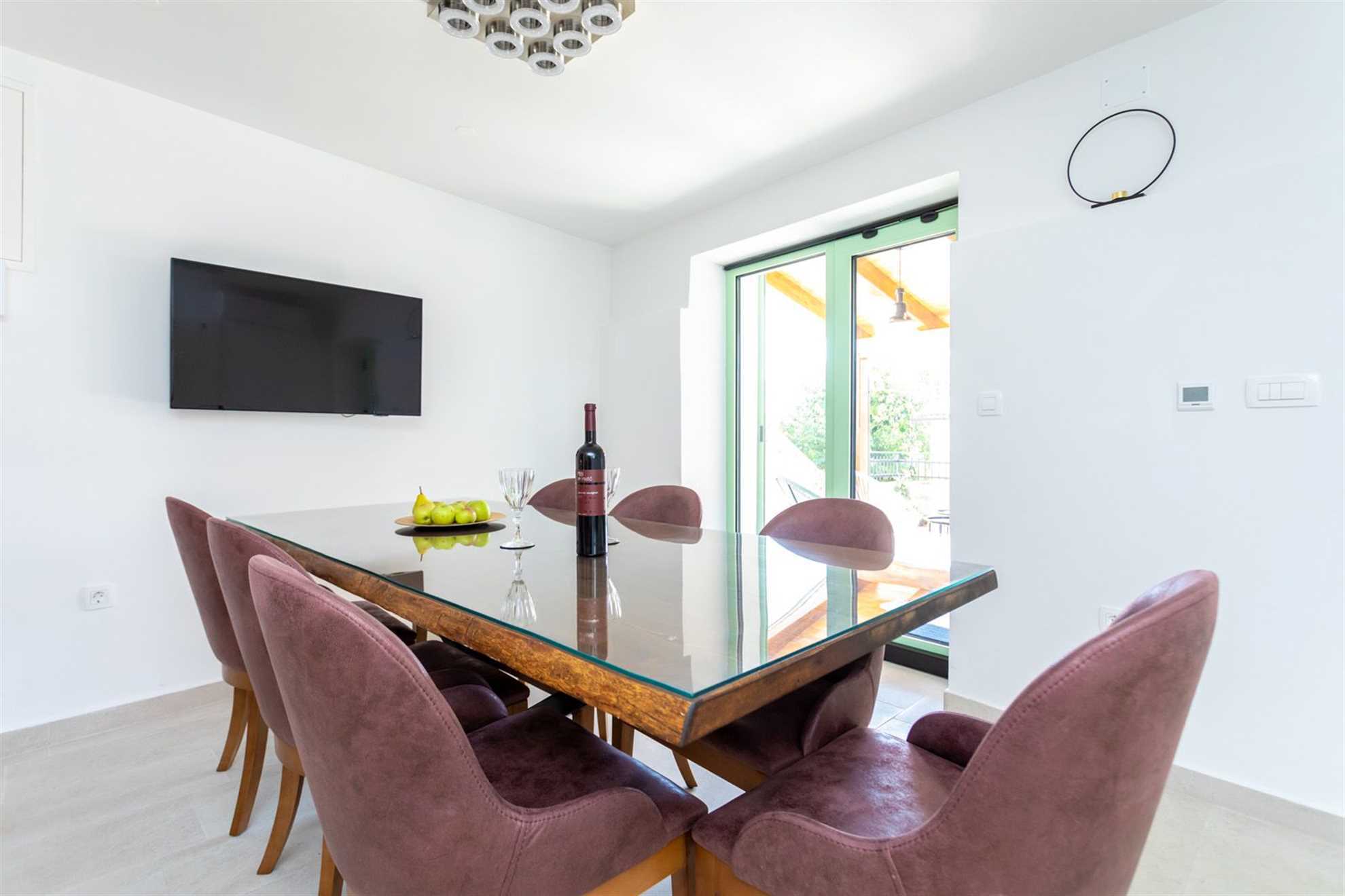 Lijepo renovirana rustikalna kuća za odmor DREAM