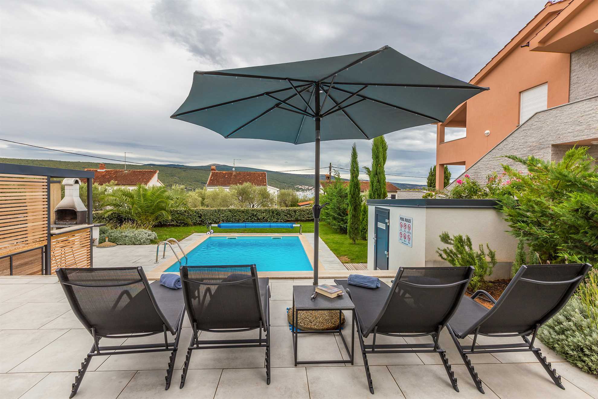 Beautiful holiday house ELEGANCE with heated pool