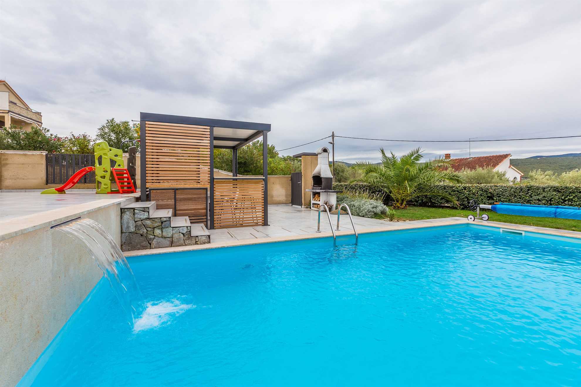 Beautiful holiday house ELEGANCE with heated pool