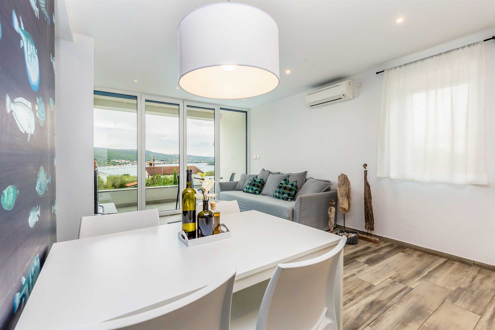 Beautiful holiday house ELEGANCE with heated pool